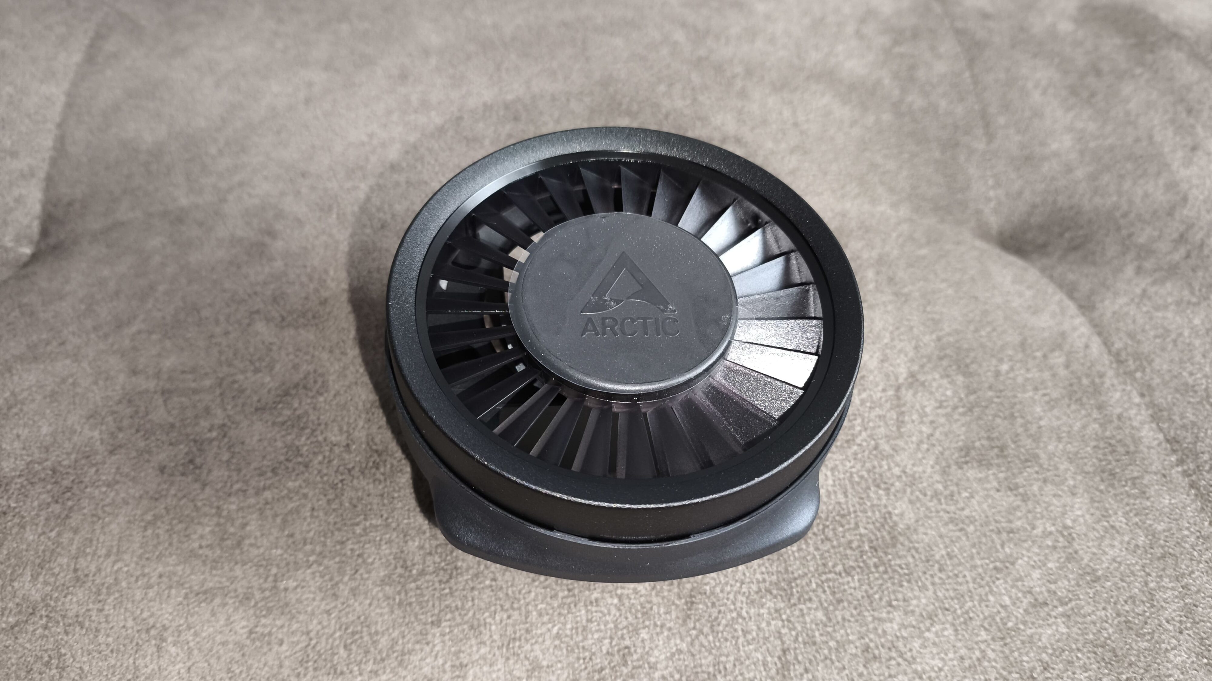 Arctic Liquid Freezer III Pro 360 - test chłodzenia AIO. Wydajnie, ale jednocześnie masakrycznie głośno