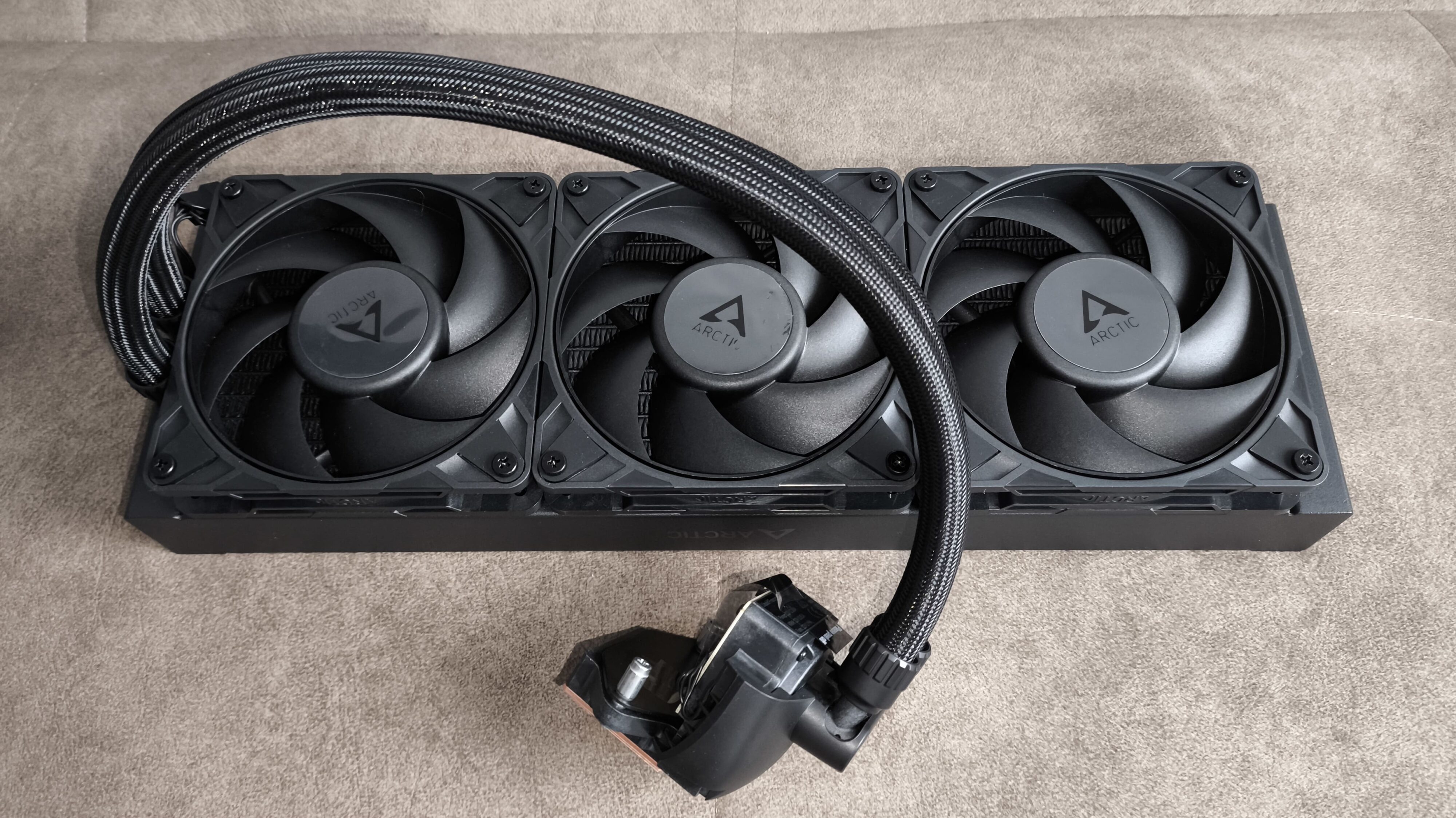 Arctic Liquid Freezer III Pro 360 - test chłodzenia AIO. Wydajnie, ale jednocześnie masakrycznie głośno