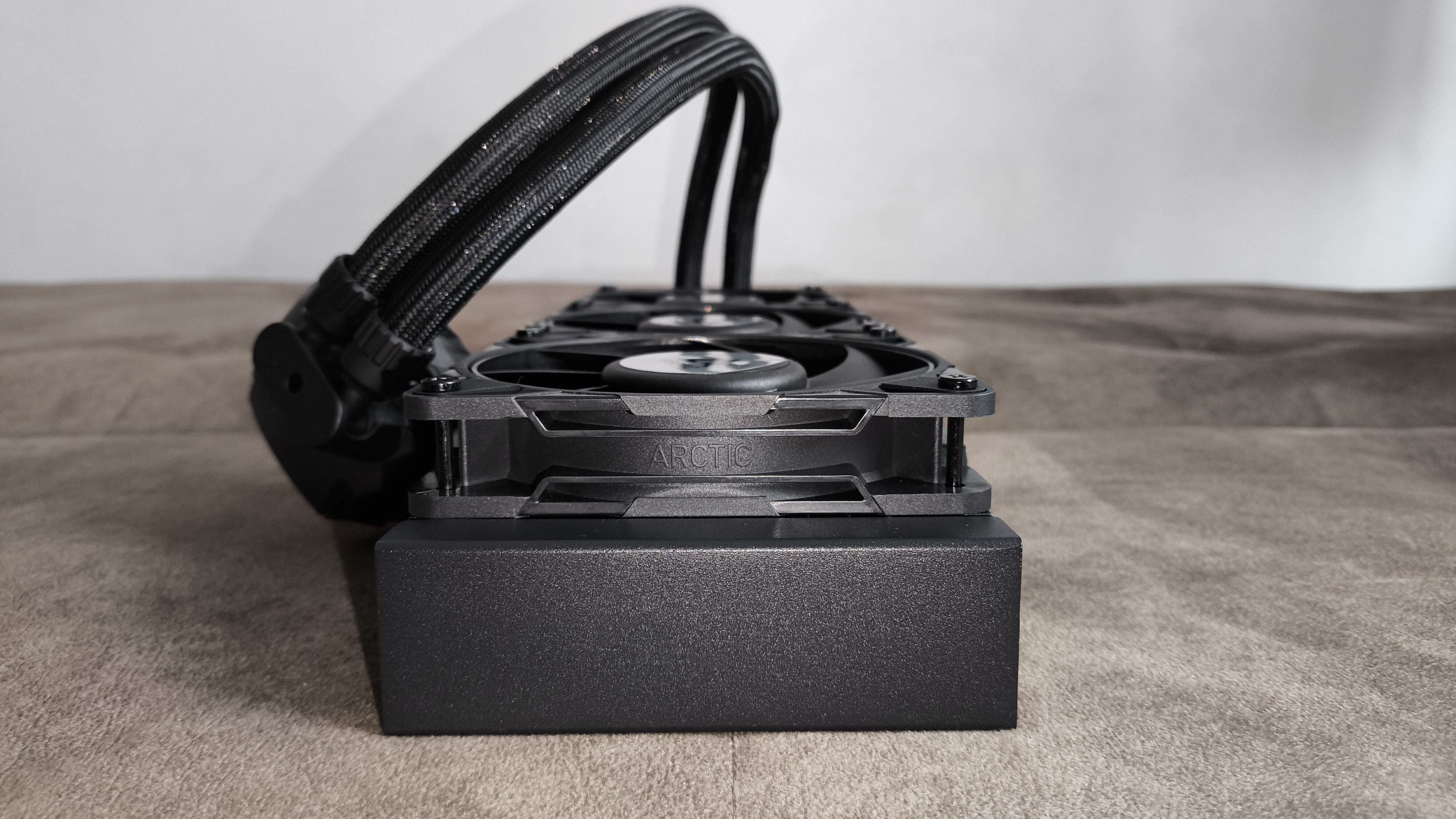 Arctic Liquid Freezer III Pro 360 - test chłodzenia AIO. Wydajnie, ale jednocześnie masakrycznie głośno