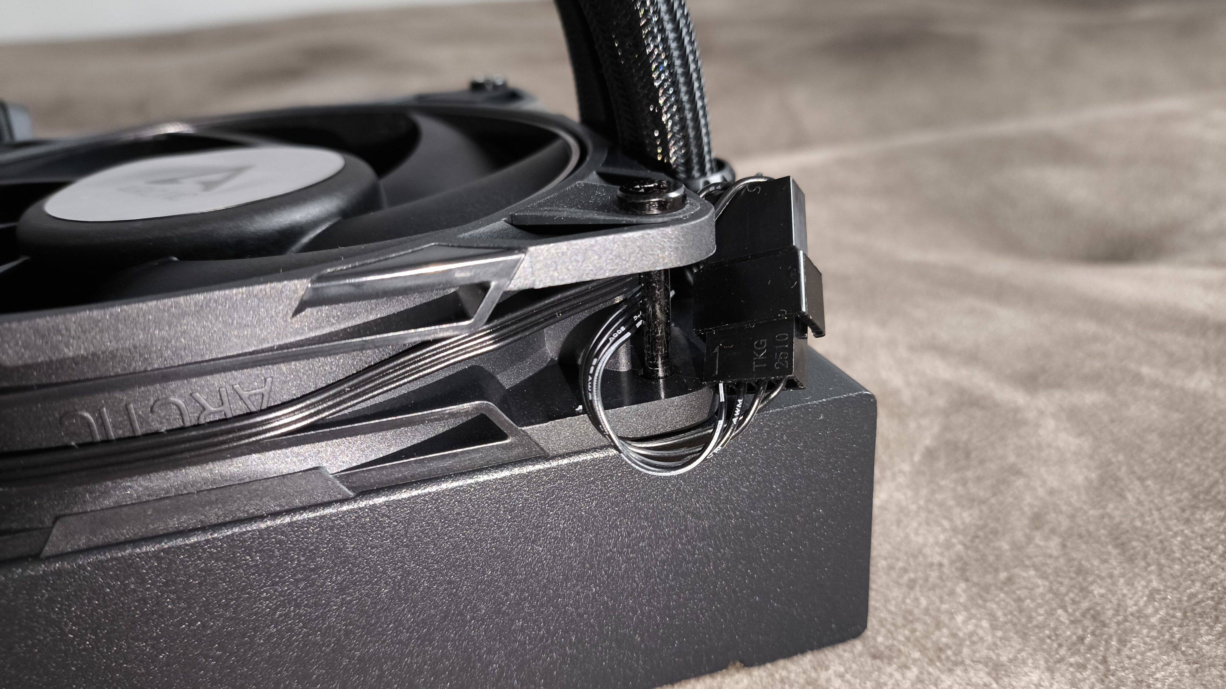 Arctic Liquid Freezer III Pro 360 - test chłodzenia AIO. Wydajnie, ale jednocześnie masakrycznie głośno