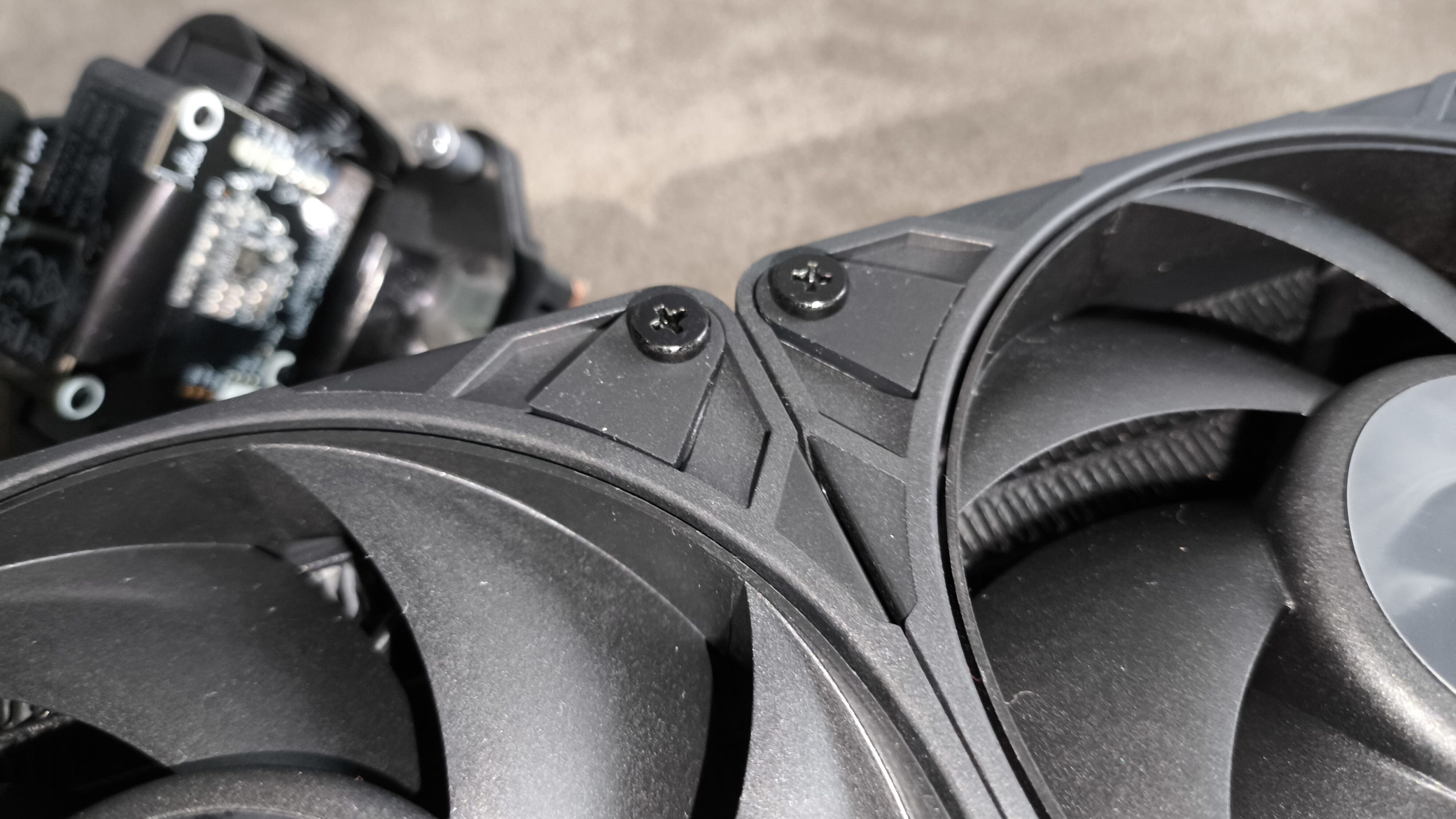 Arctic Liquid Freezer III Pro 360 - test chłodzenia AIO. Wydajnie, ale jednocześnie masakrycznie głośno