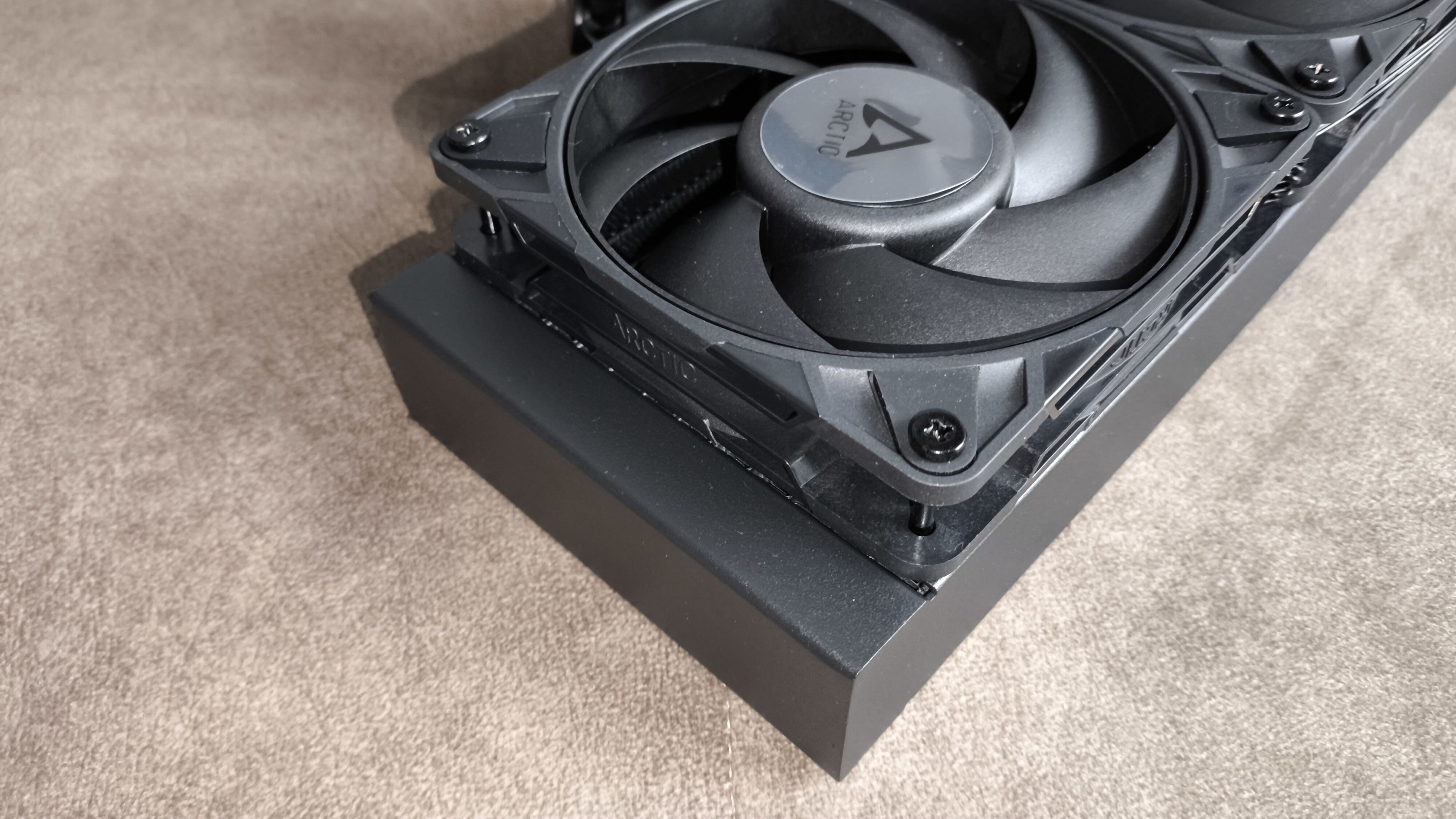 Arctic Liquid Freezer III Pro 360 - test chłodzenia AIO. Wydajnie, ale jednocześnie masakrycznie głośno