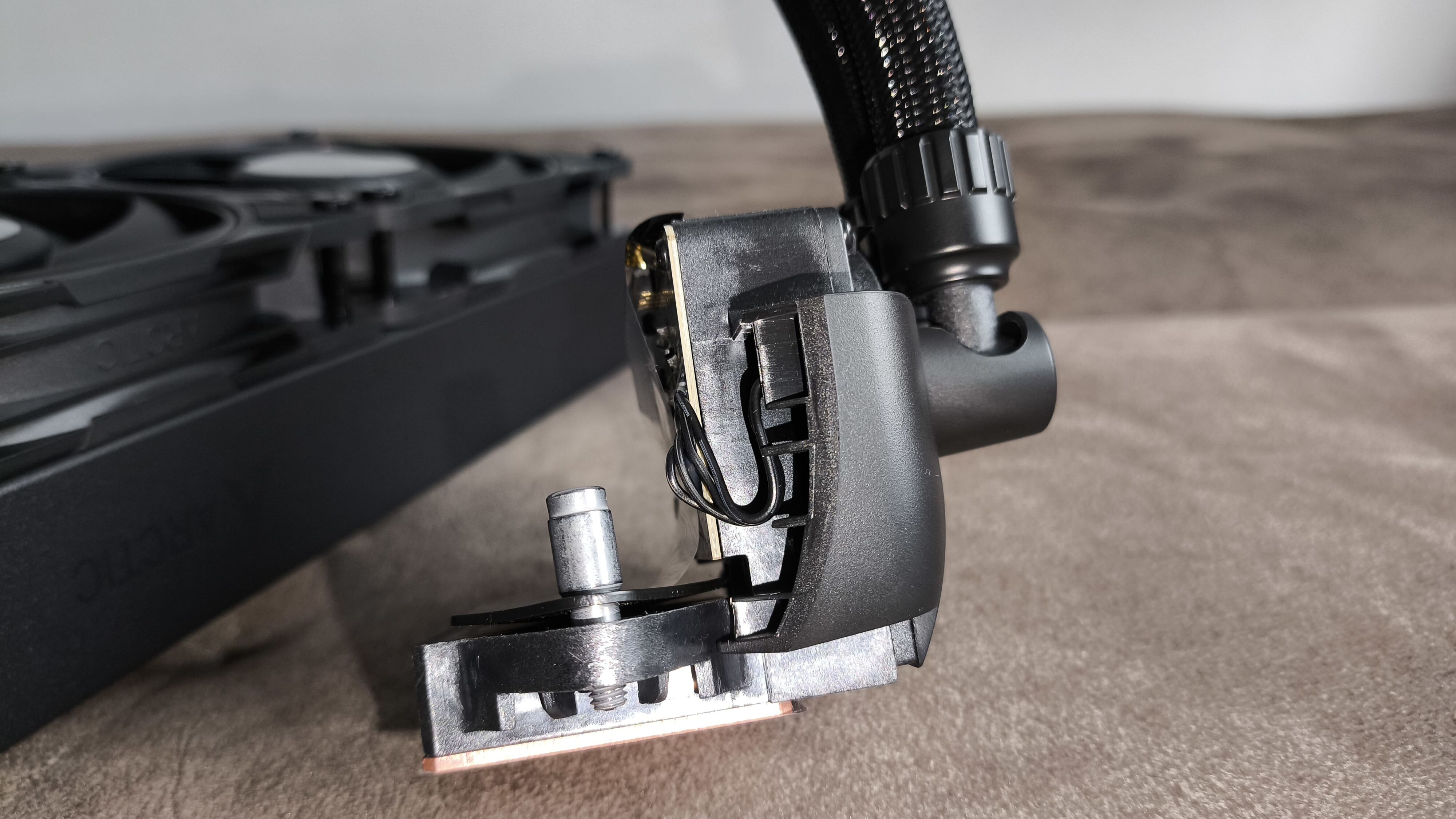 Arctic Liquid Freezer III Pro 360 - test chłodzenia AIO. Wydajnie, ale jednocześnie masakrycznie głośno