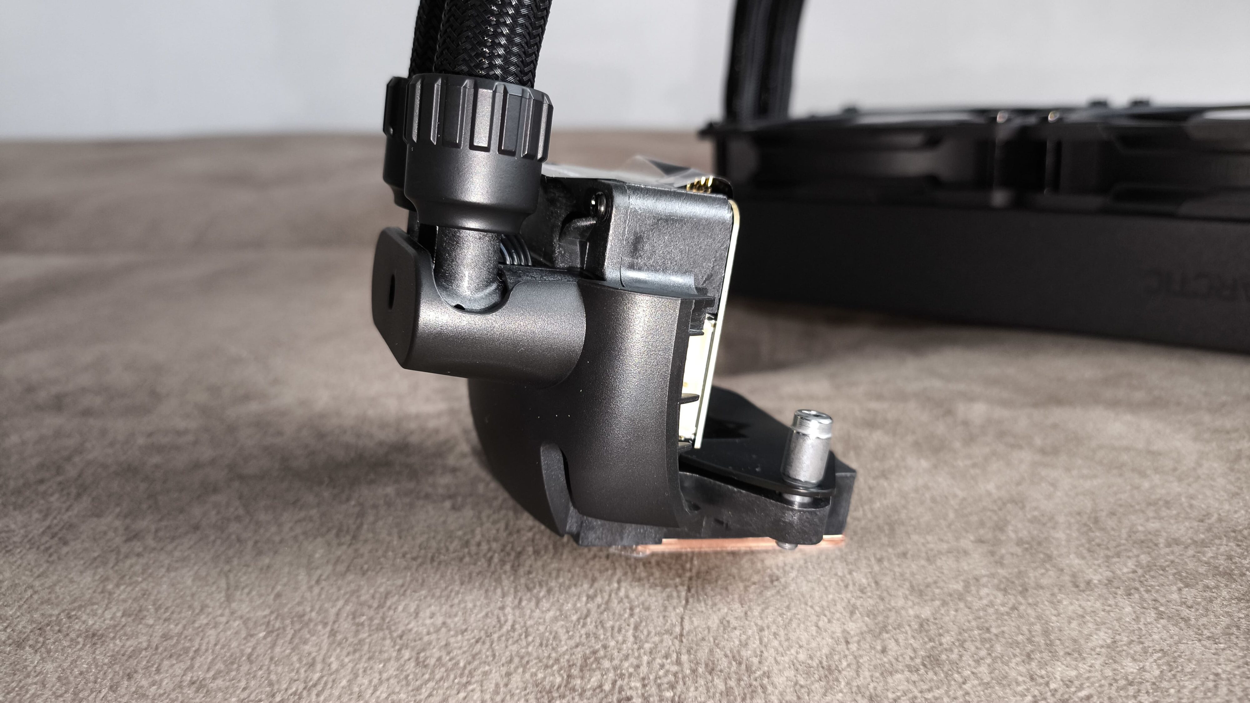 Arctic Liquid Freezer III Pro 360 - test chłodzenia AIO. Wydajnie, ale jednocześnie masakrycznie głośno