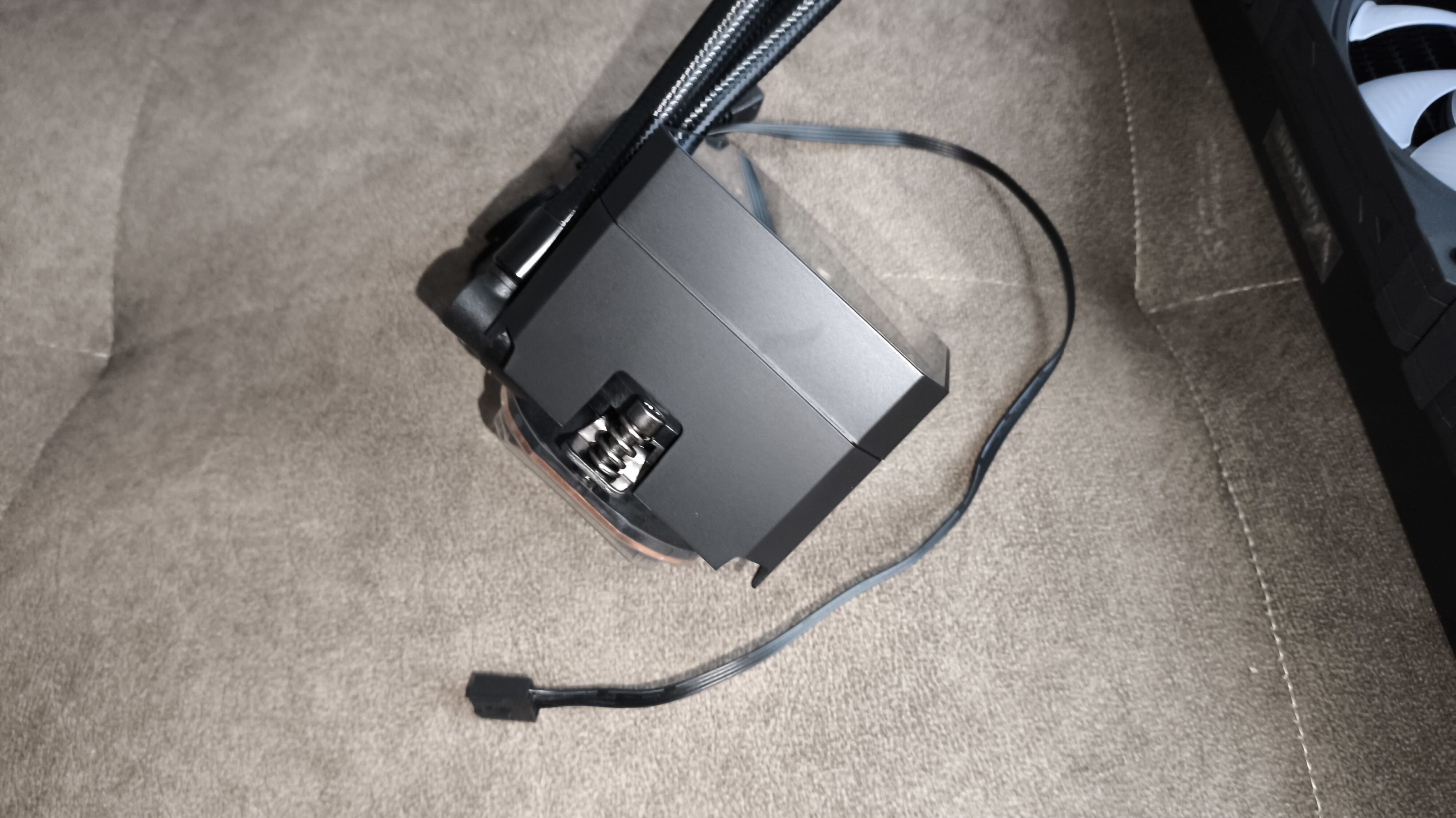 Valkyrie Dragonfang 360 Black ARGB / Valkyrie V360 Lite - test dwóch chłodzeń AIO 360 mm. Stare odchodzi, nowe przychodzi