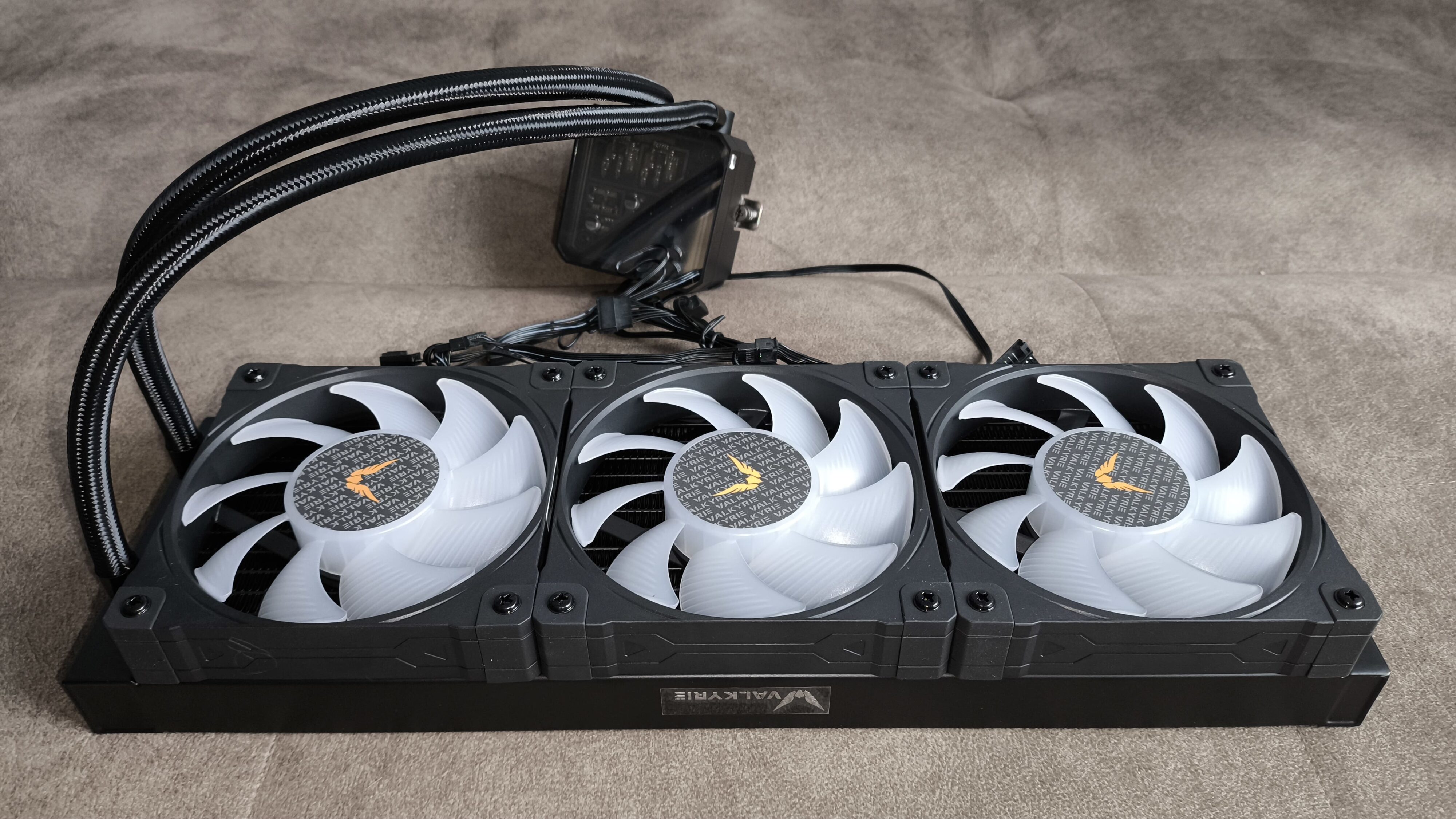 Valkyrie Dragonfang 360 Black ARGB / Valkyrie V360 Lite - test dwóch chłodzeń AIO 360 mm. Stare odchodzi, nowe przychodzi