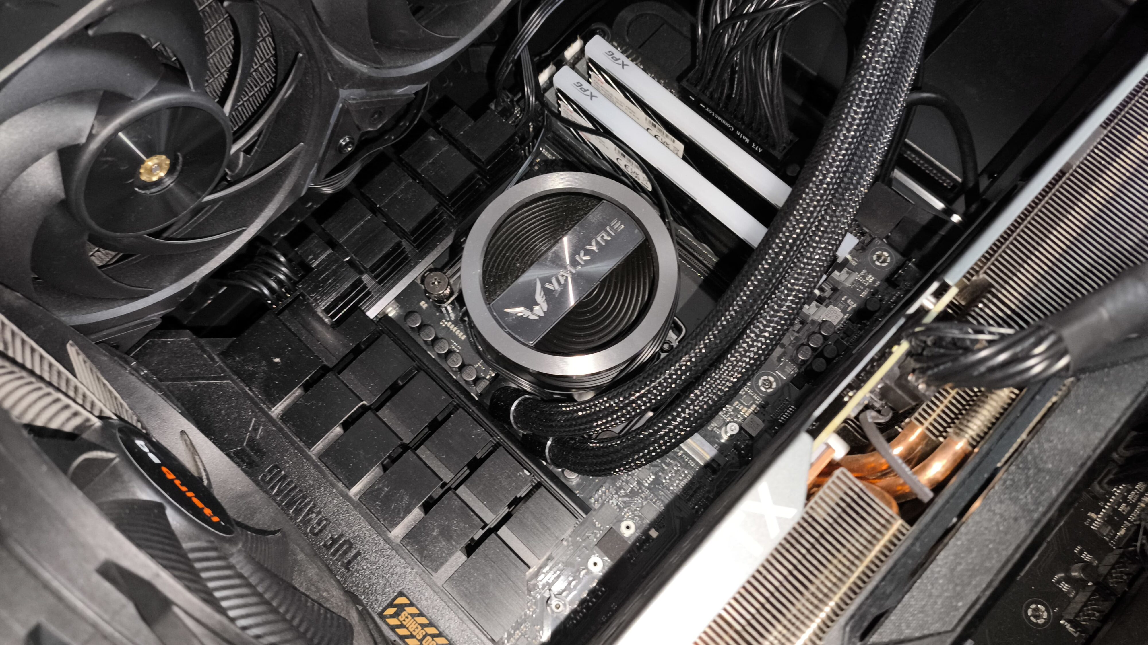 Valkyrie Dragonfang 360 Black ARGB / Valkyrie V360 Lite - test dwóch chłodzeń AIO 360 mm. Stare odchodzi, nowe przychodzi