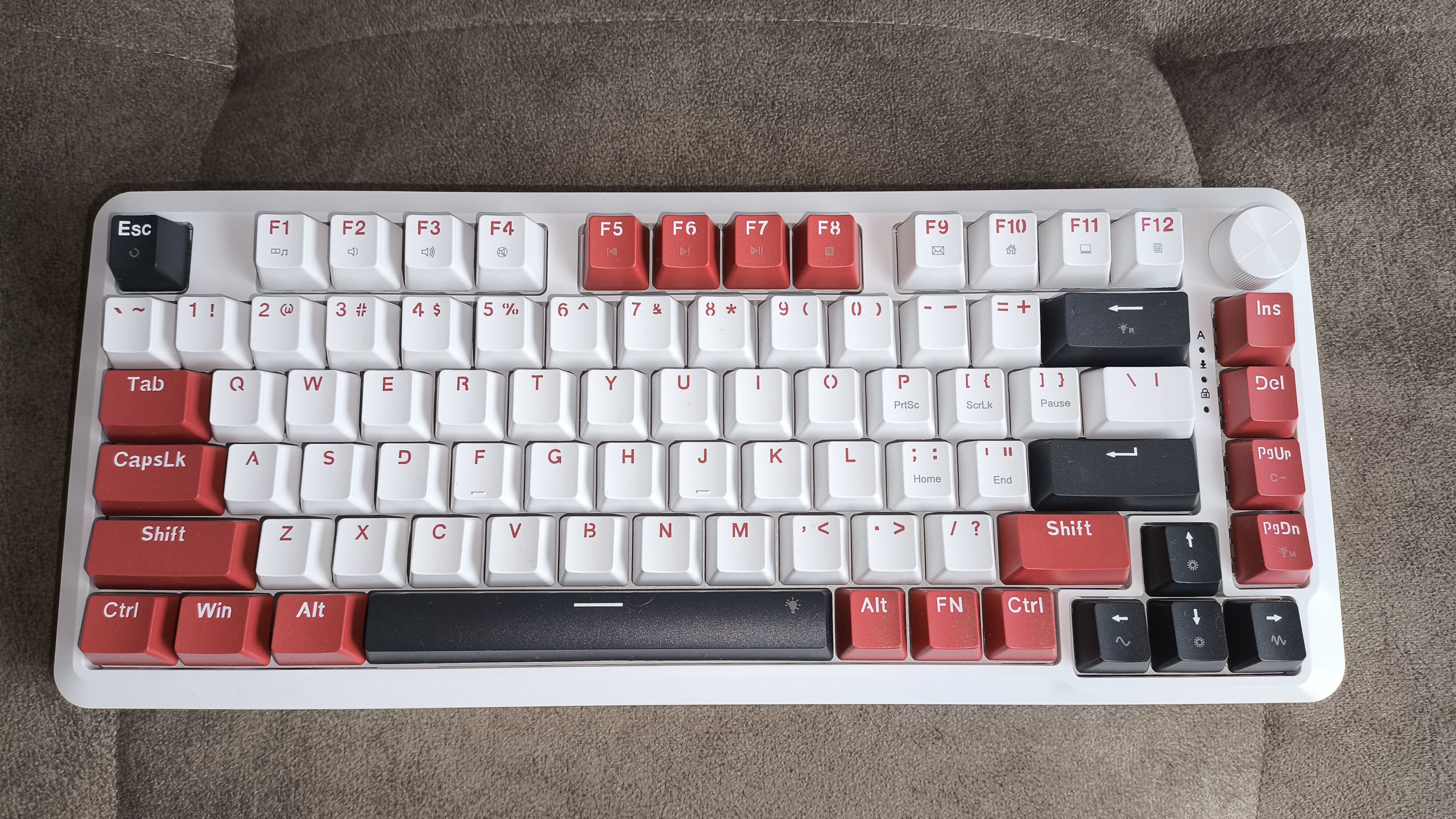 Redragon K721WRB-RGB Stormhunter - test klawiatury za 300 złotych opartej na magnetycznych przełącznikach