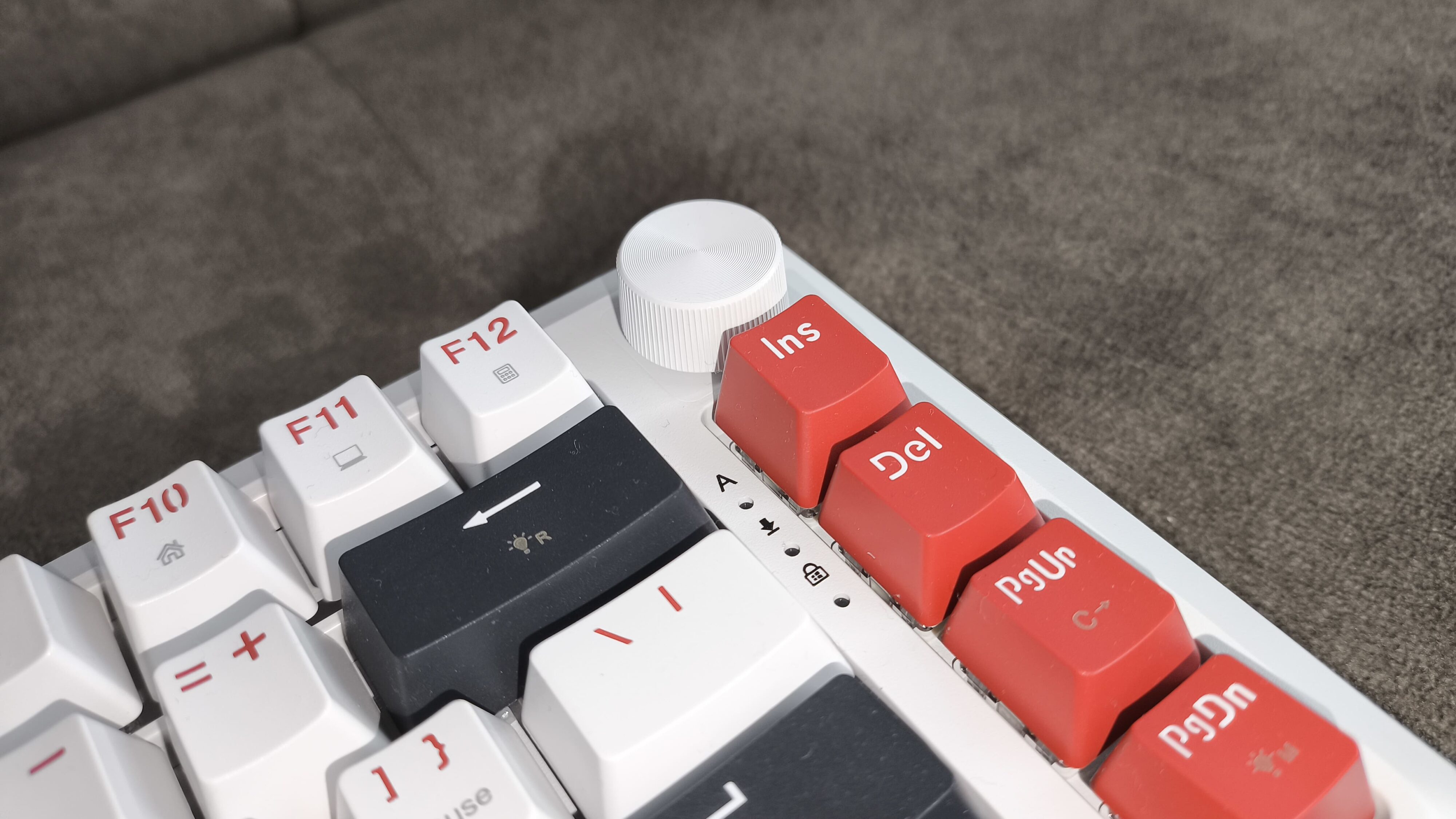 Redragon K721WRB-RGB Stormhunter - test klawiatury za 300 złotych opartej na magnetycznych przełącznikach