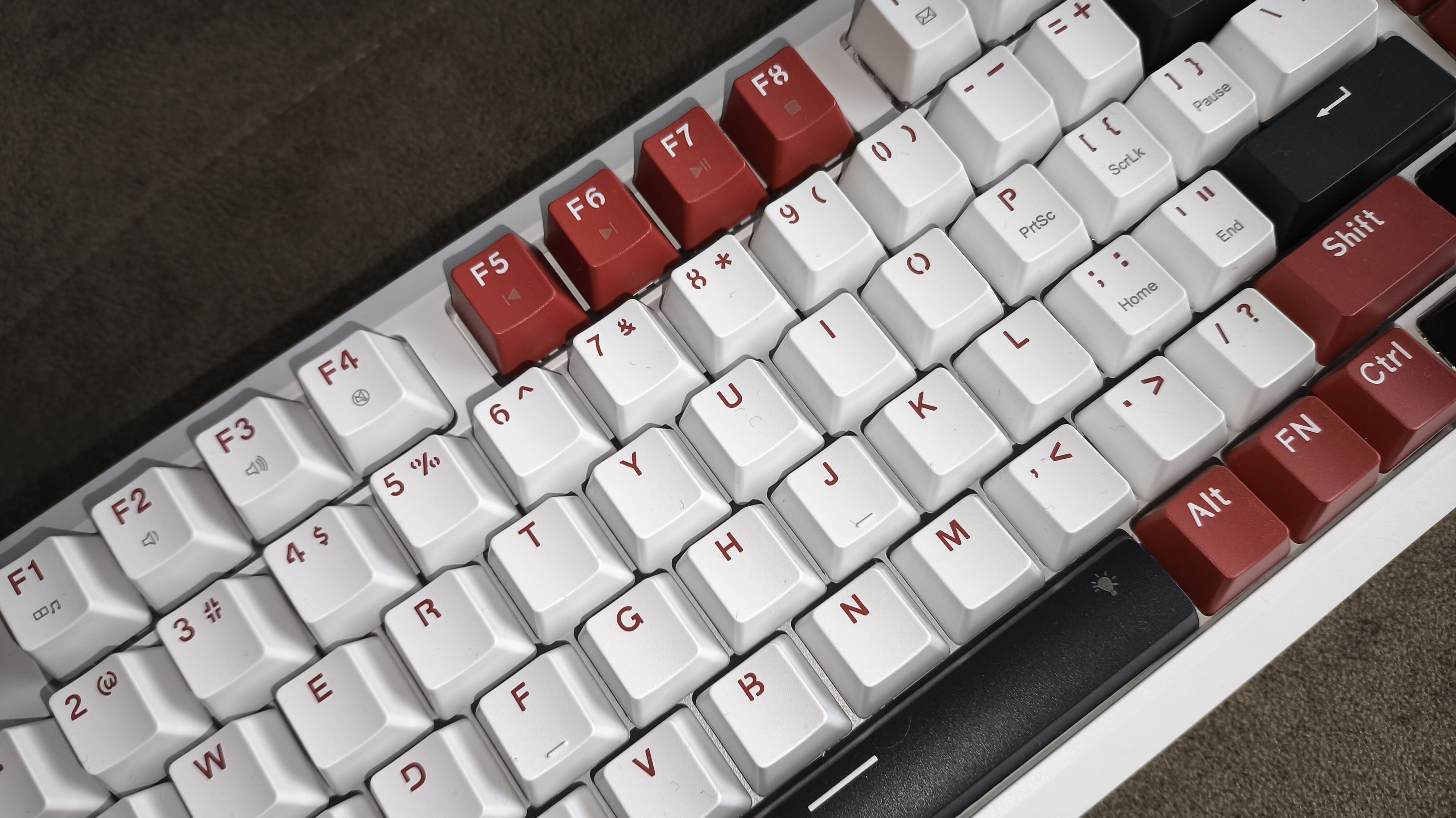 Redragon K721WRB-RGB Stormhunter - test klawiatury za 300 złotych opartej na magnetycznych przełącznikach