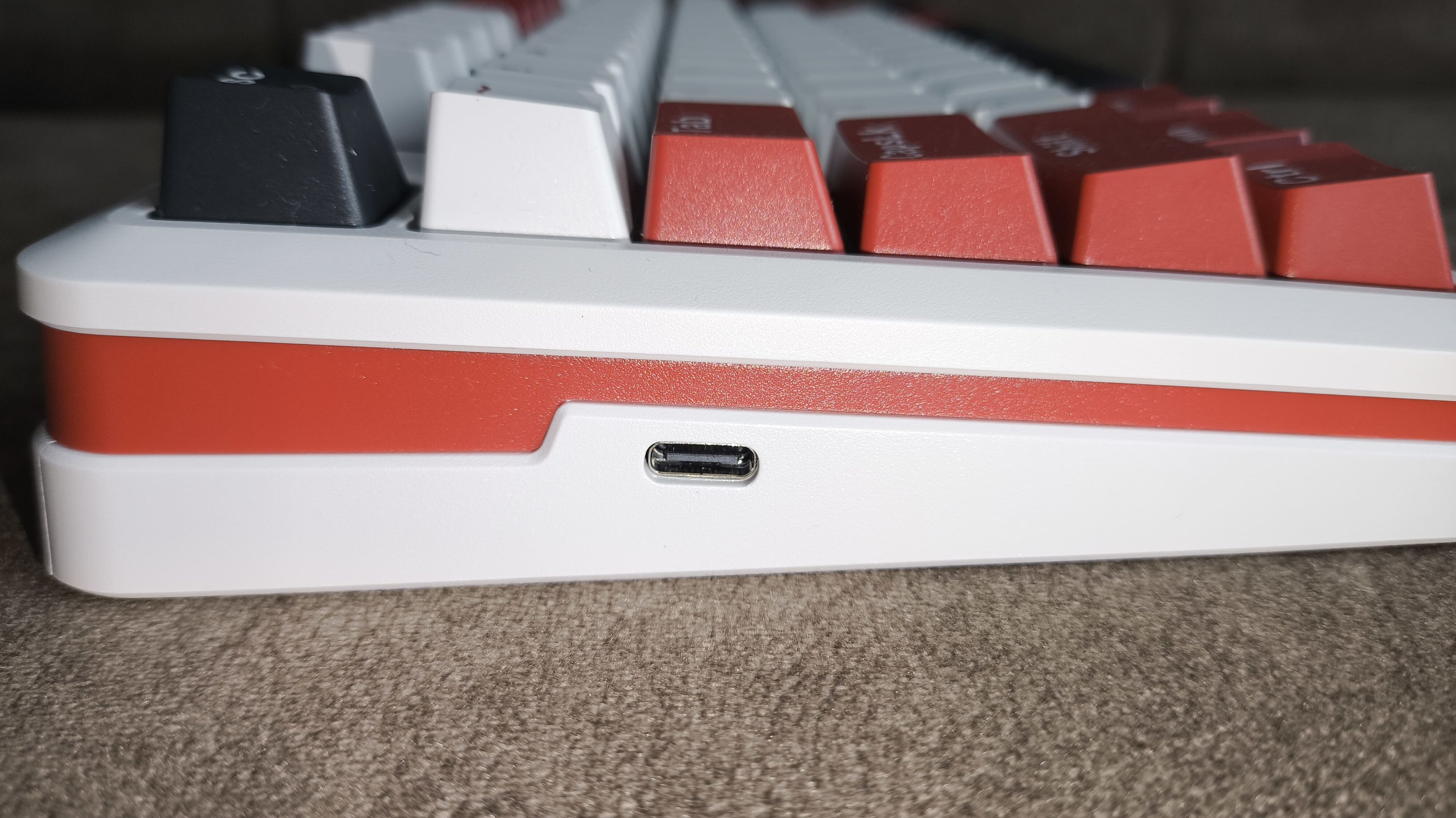 Redragon K721WRB-RGB Stormhunter - test klawiatury za 300 złotych opartej na magnetycznych przełącznikach