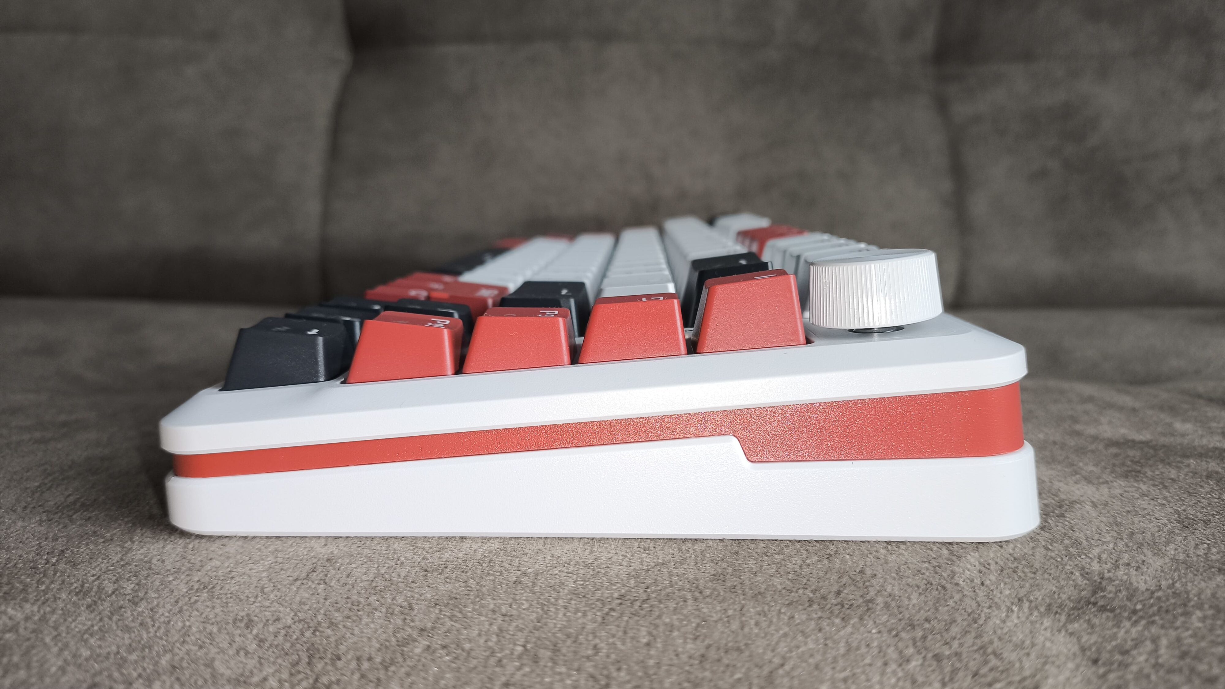 Redragon K721WRB-RGB Stormhunter - test klawiatury za 300 złotych opartej na magnetycznych przełącznikach