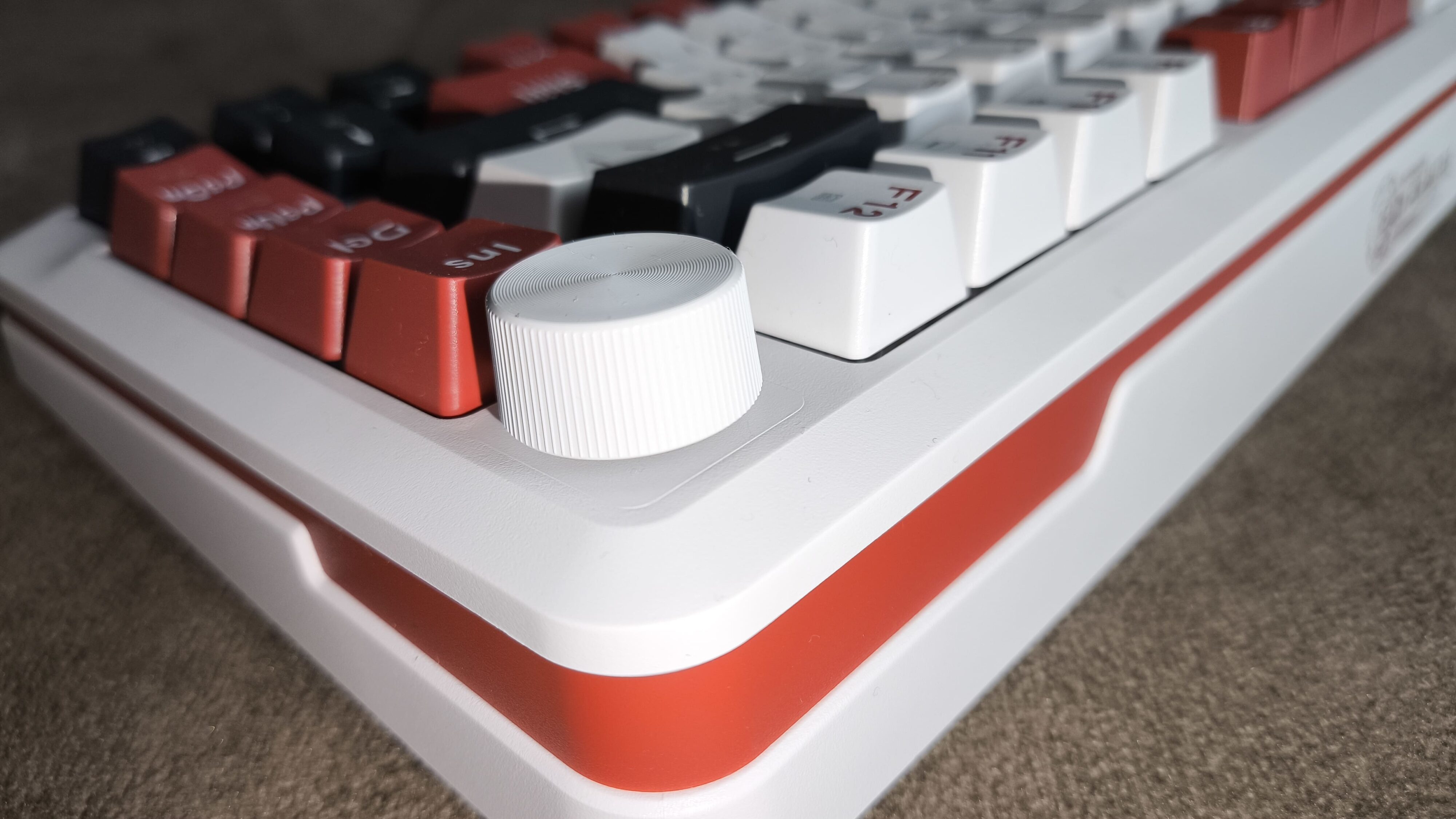 Redragon K721WRB-RGB Stormhunter - test klawiatury za 300 złotych opartej na magnetycznych przełącznikach