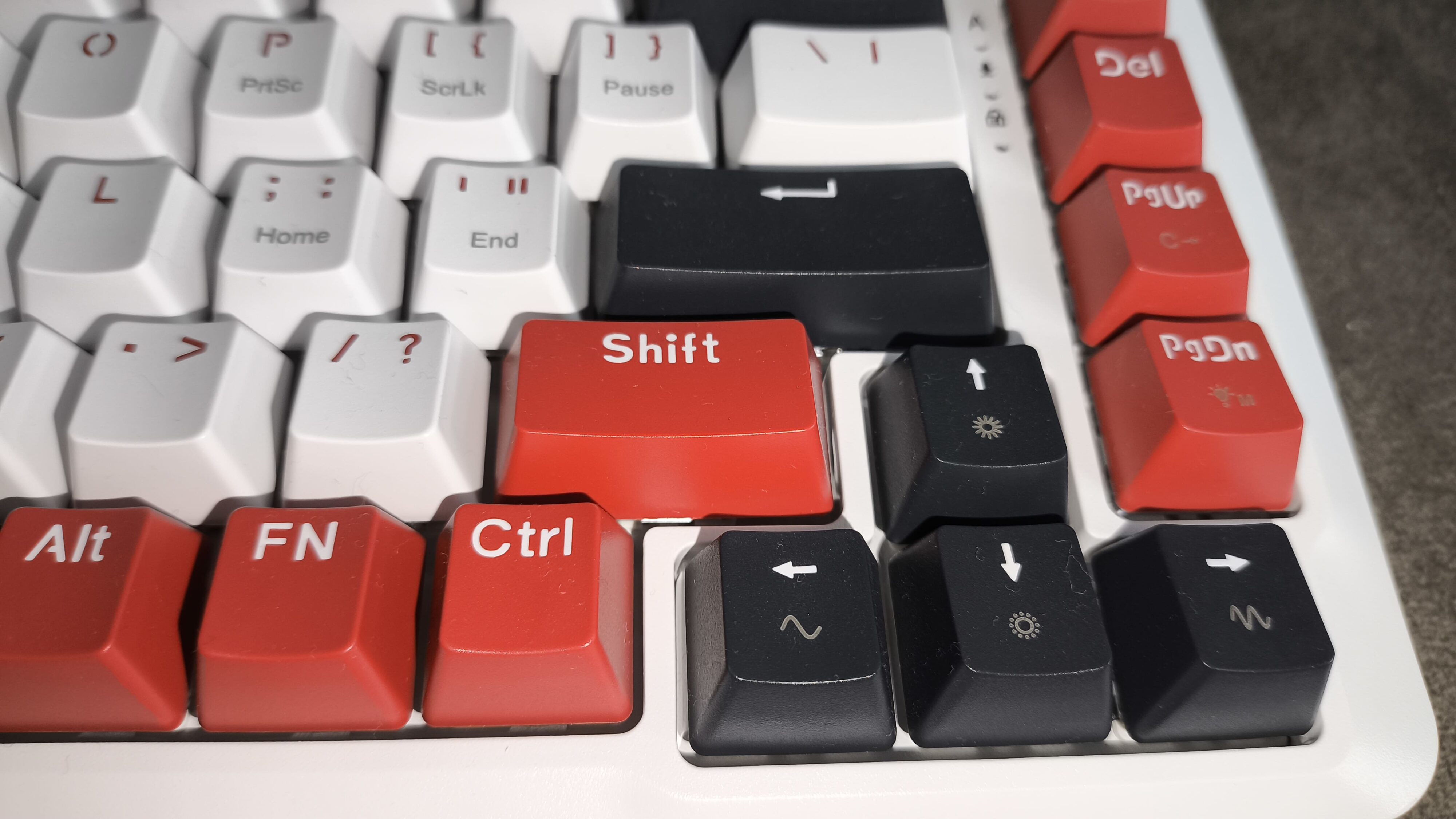 Redragon K721WRB-RGB Stormhunter - test klawiatury za 300 złotych opartej na magnetycznych przełącznikach