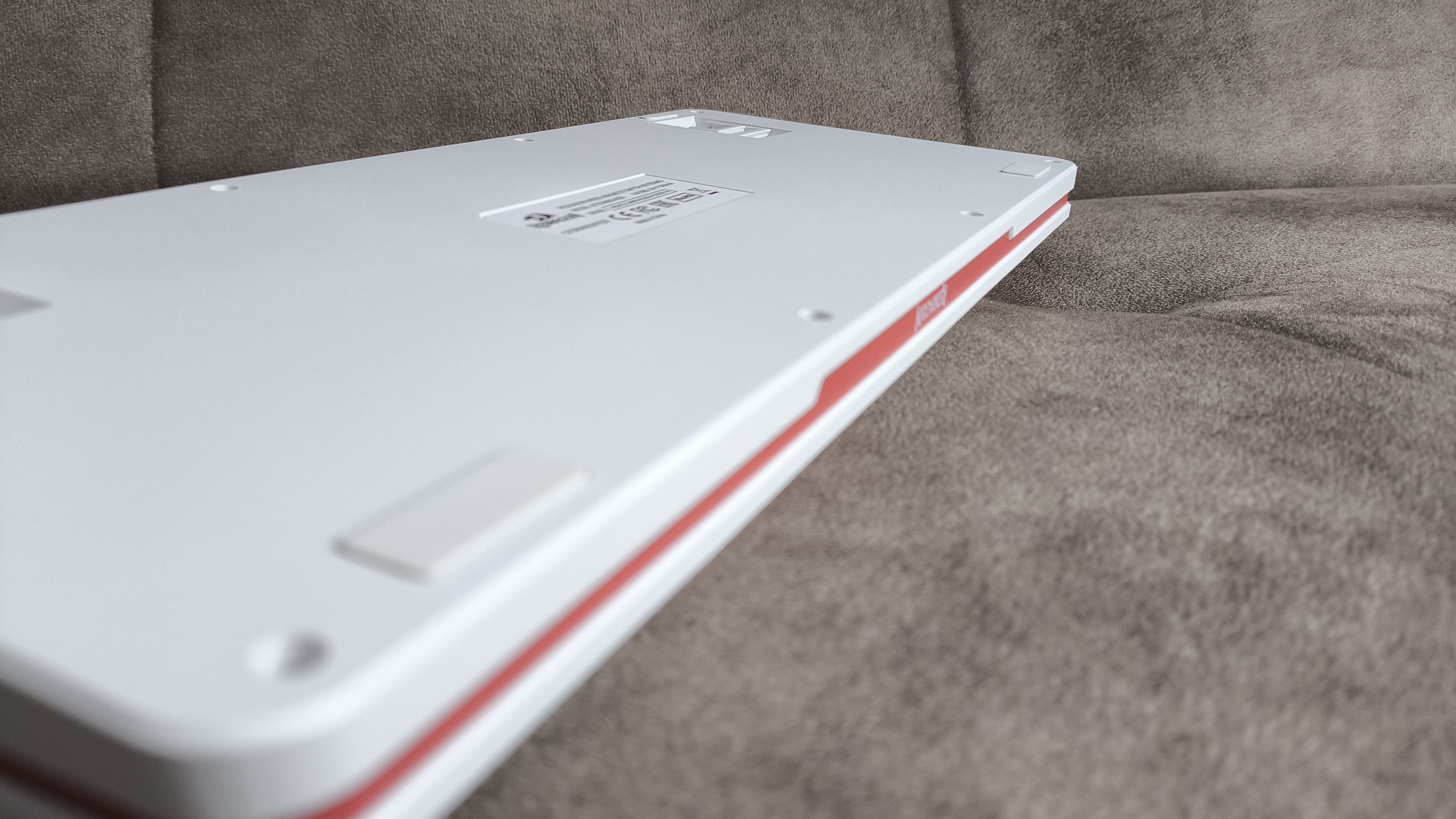 Redragon K721WRB-RGB Stormhunter - test klawiatury za 300 złotych opartej na magnetycznych przełącznikach