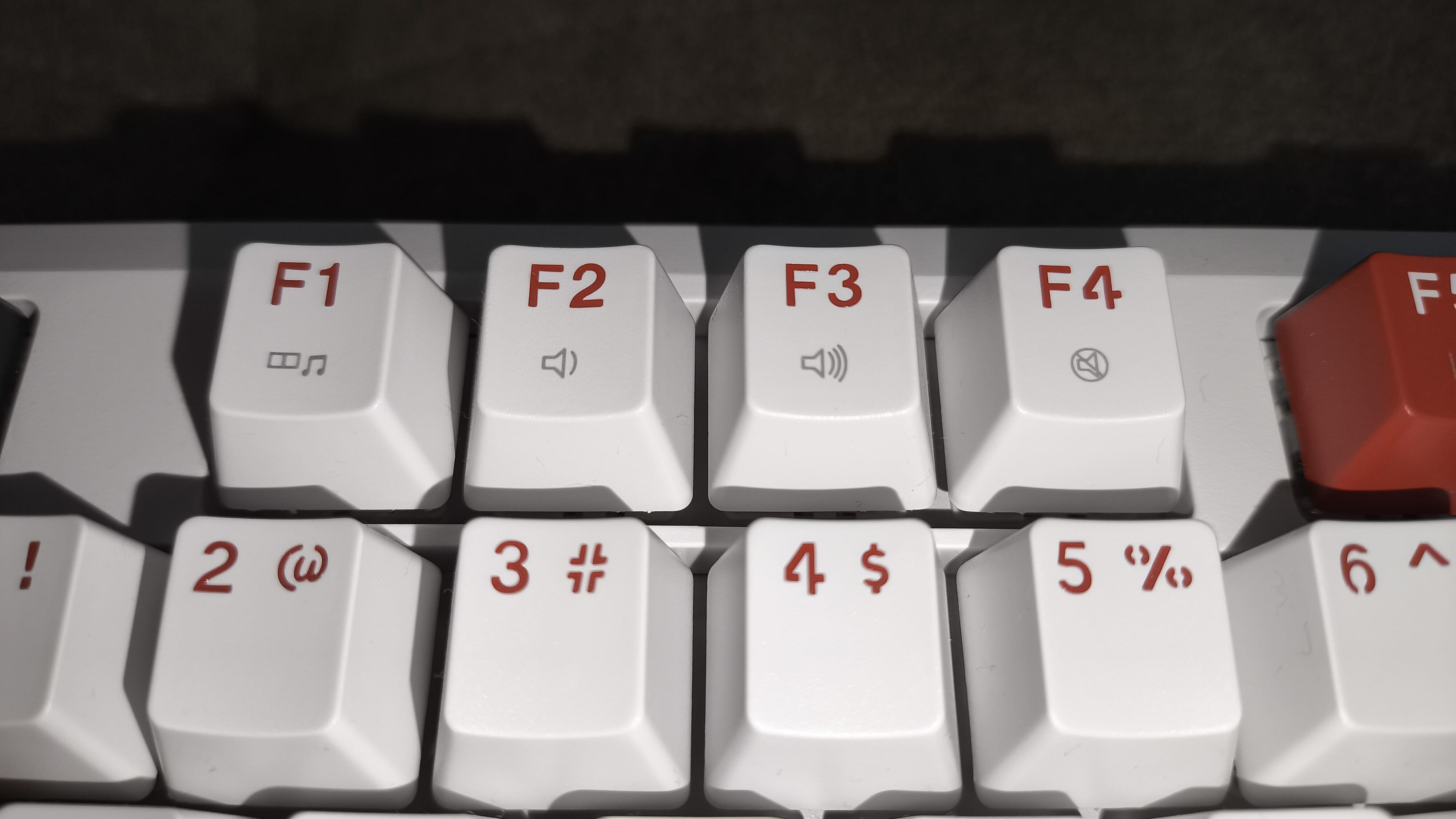 Redragon K721WRB-RGB Stormhunter - test klawiatury za 300 złotych opartej na magnetycznych przełącznikach