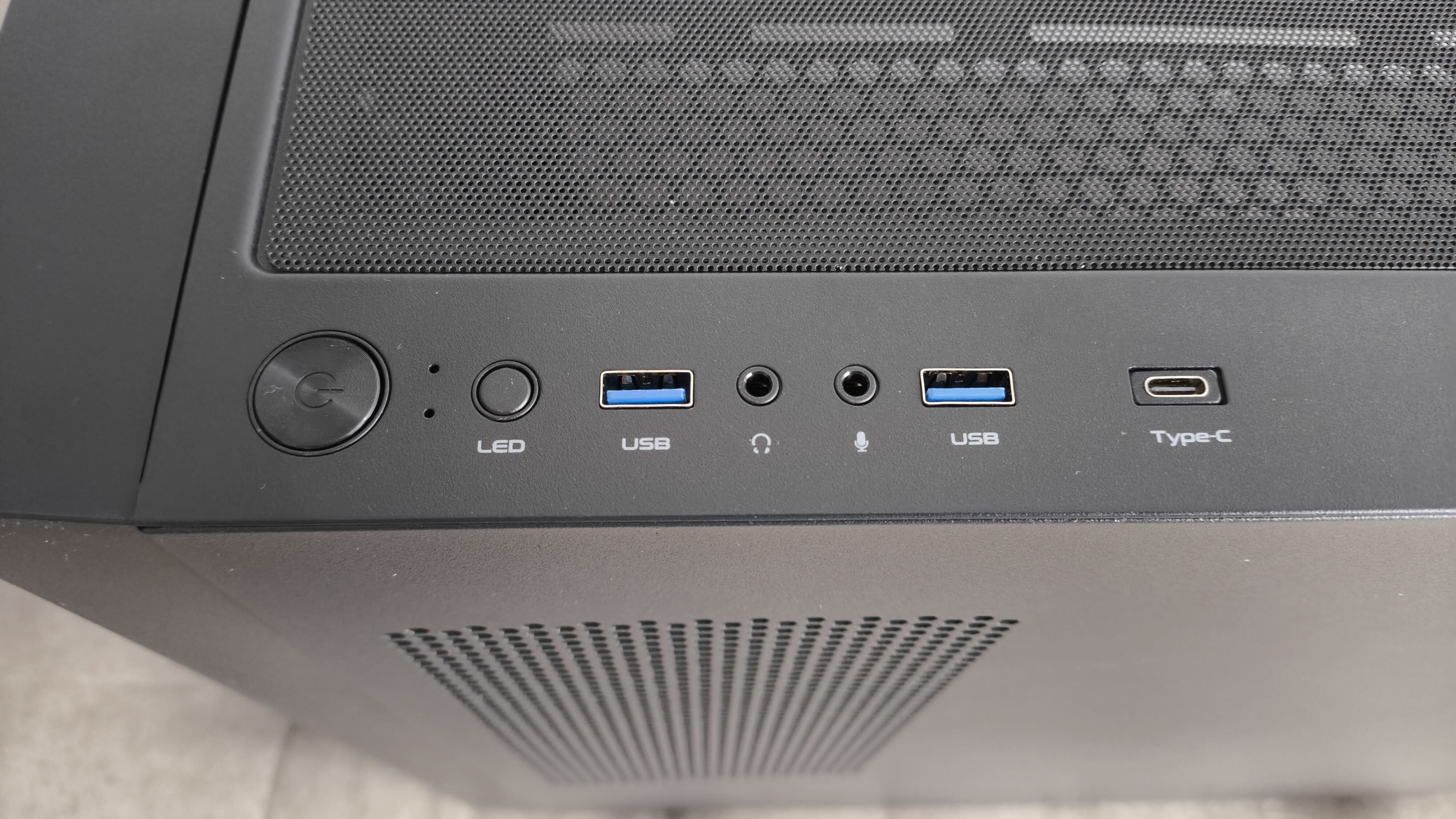 Chieftec Hunter 3 - test obudowy. Choć jest budżetowo to jest dobrze