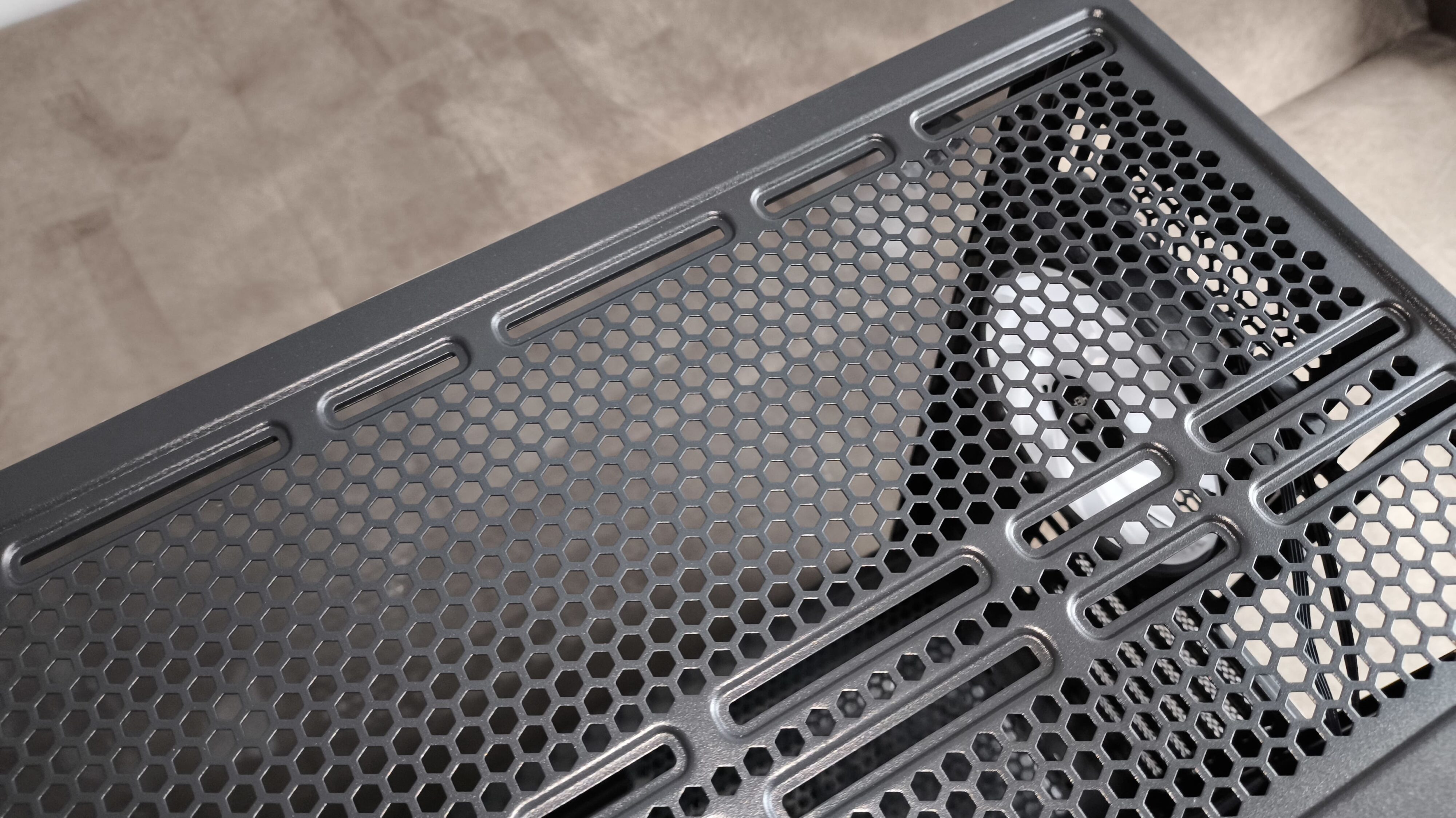 Chieftec Hunter 3 - test obudowy. Choć jest budżetowo to jest dobrze