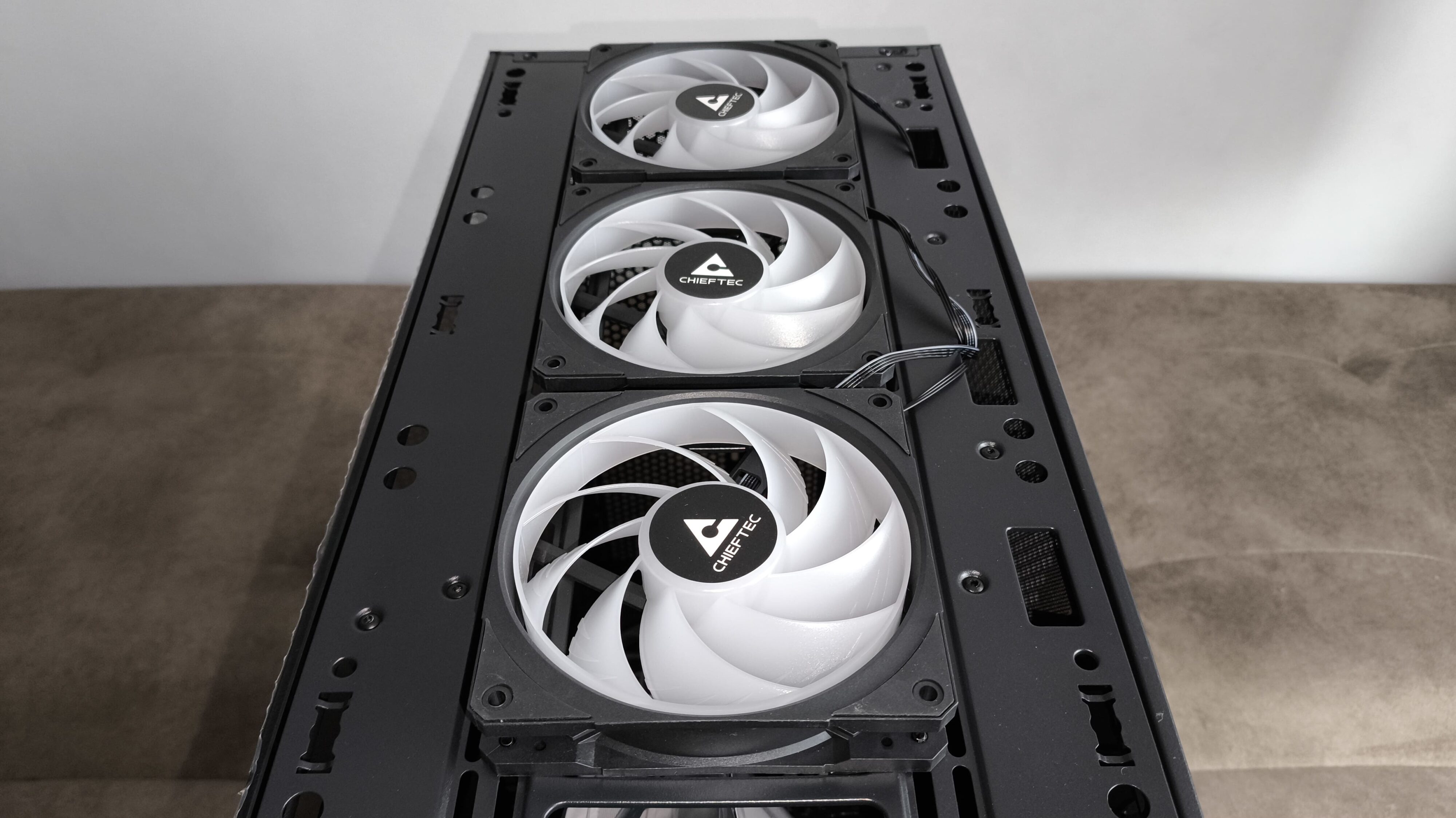 Chieftec Hunter 3 - test obudowy. Choć jest budżetowo to jest dobrze