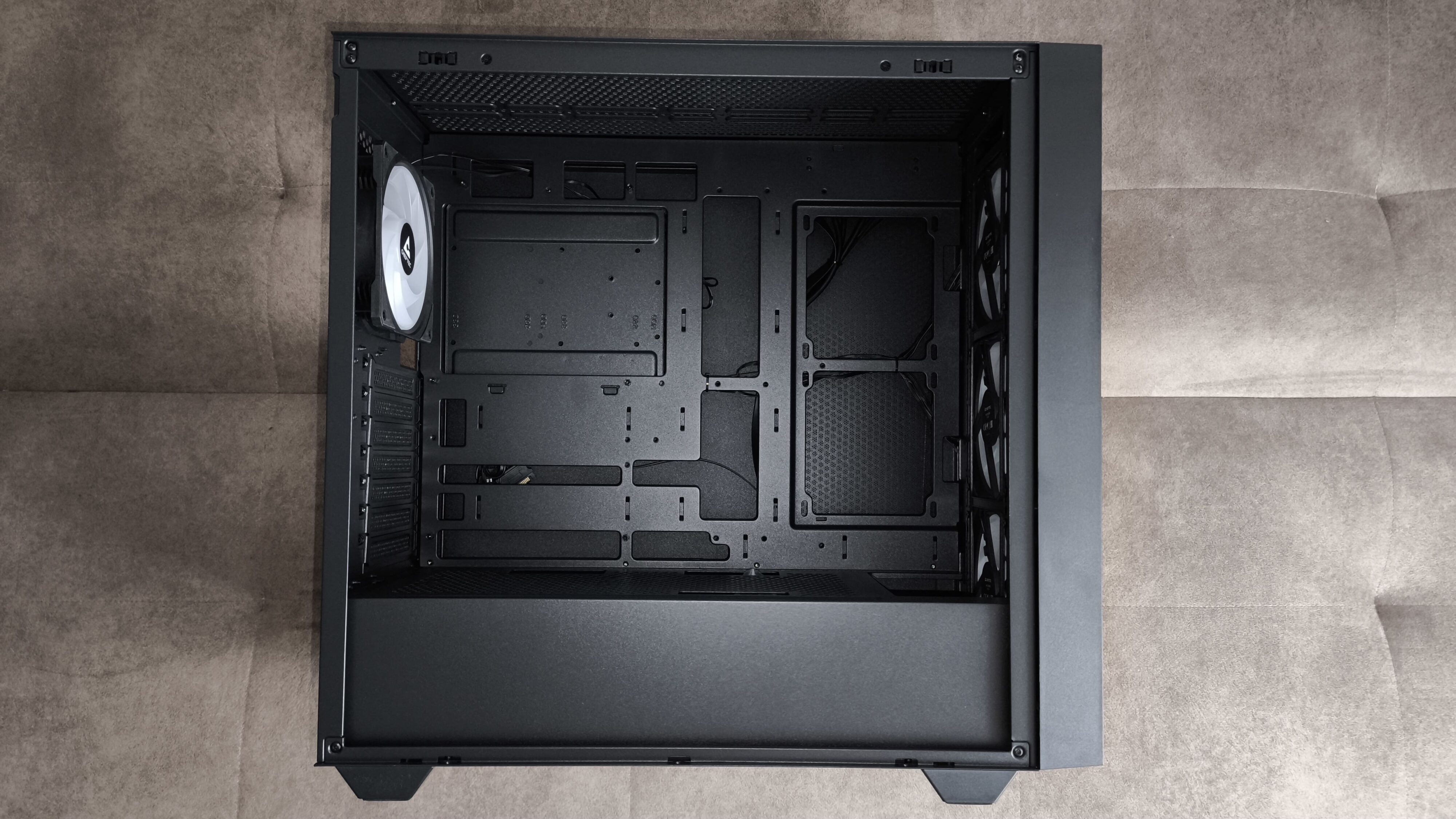 Chieftec Hunter 3 - test obudowy. Choć jest budżetowo to jest dobrze