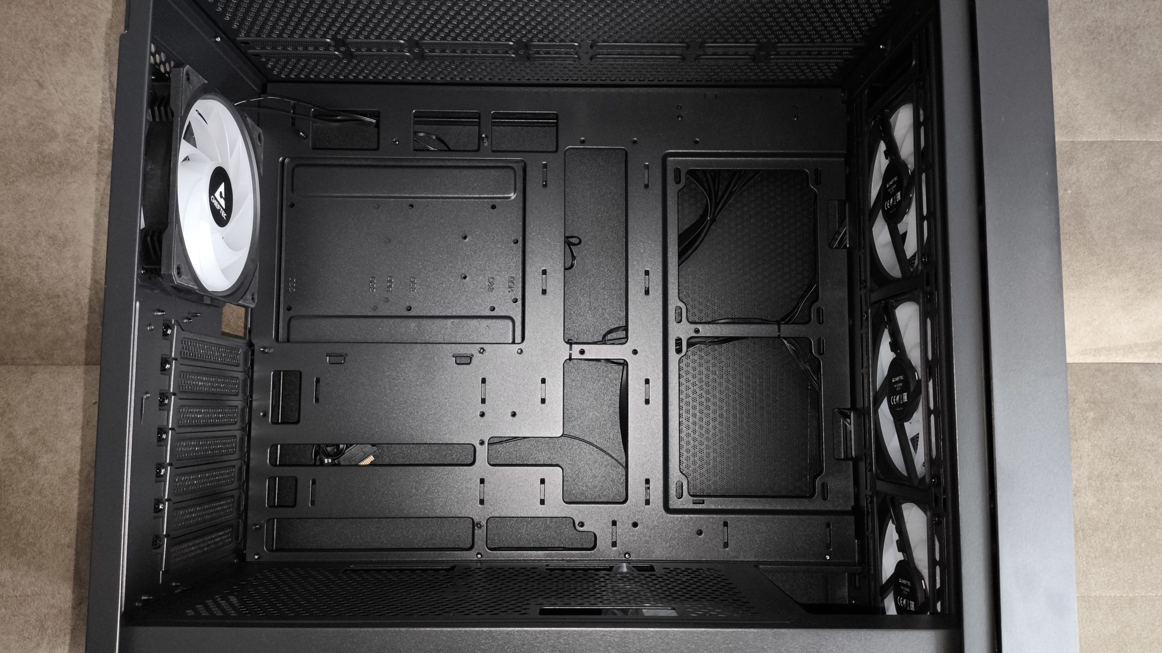 Chieftec Hunter 3 - test obudowy. Choć jest budżetowo to jest dobrze