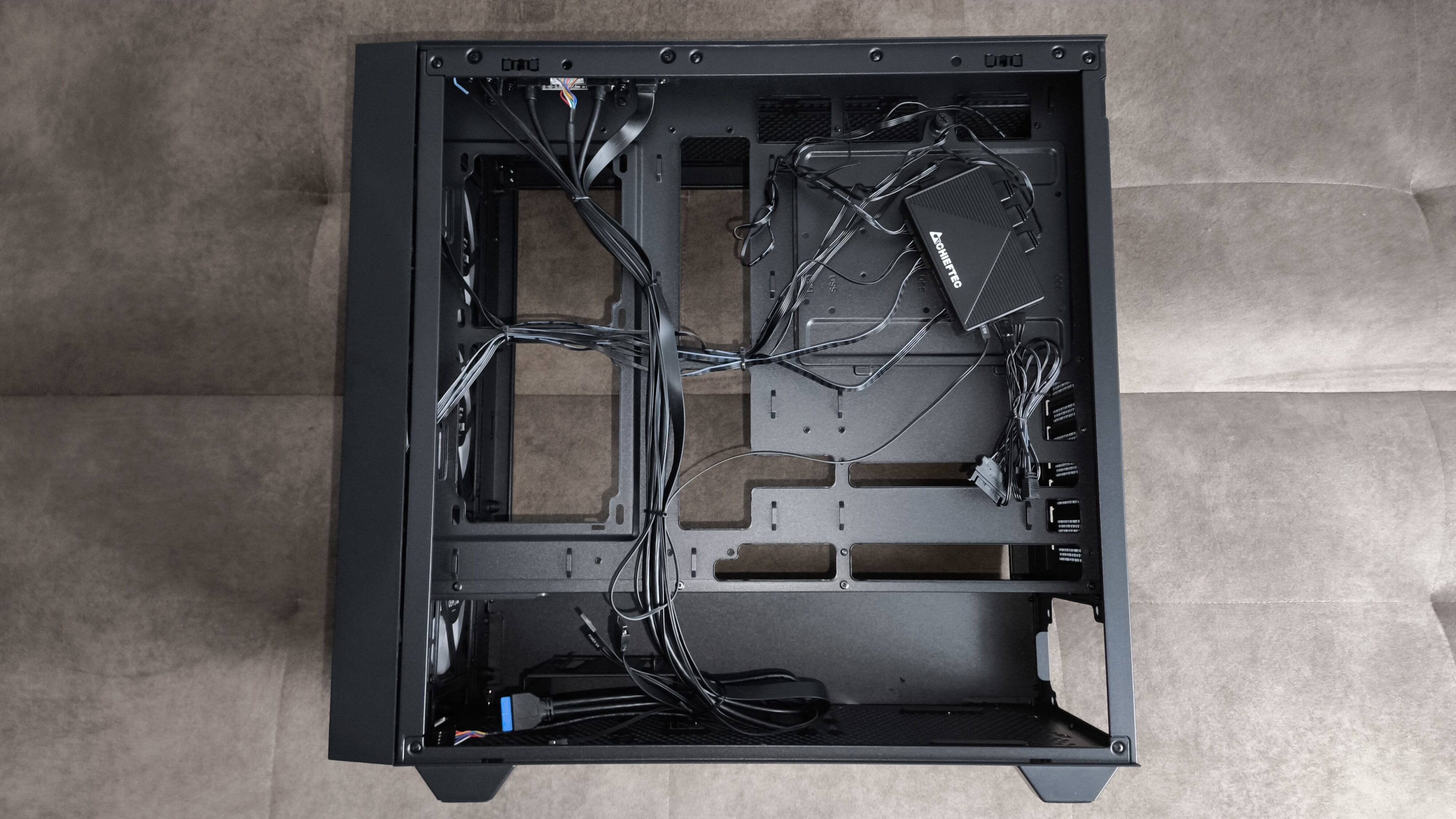 Chieftec Hunter 3 - test obudowy. Choć jest budżetowo to jest dobrze