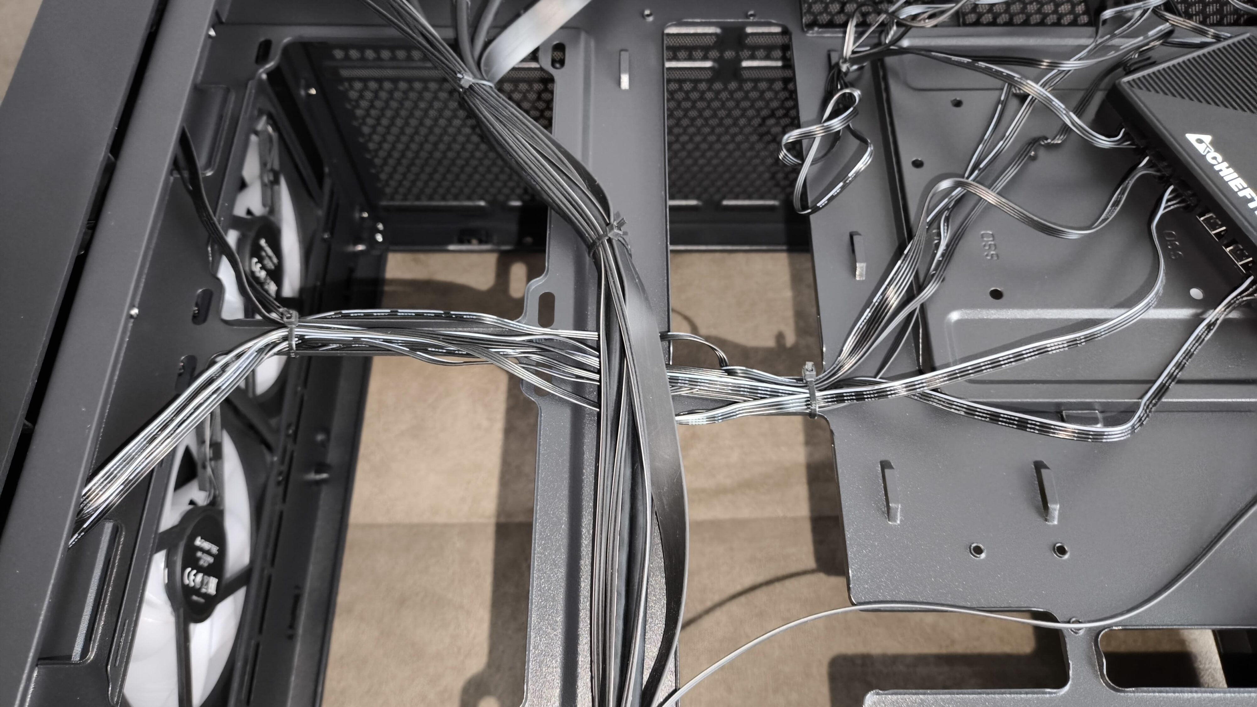 Chieftec Hunter 3 - test obudowy. Choć jest budżetowo to jest dobrze