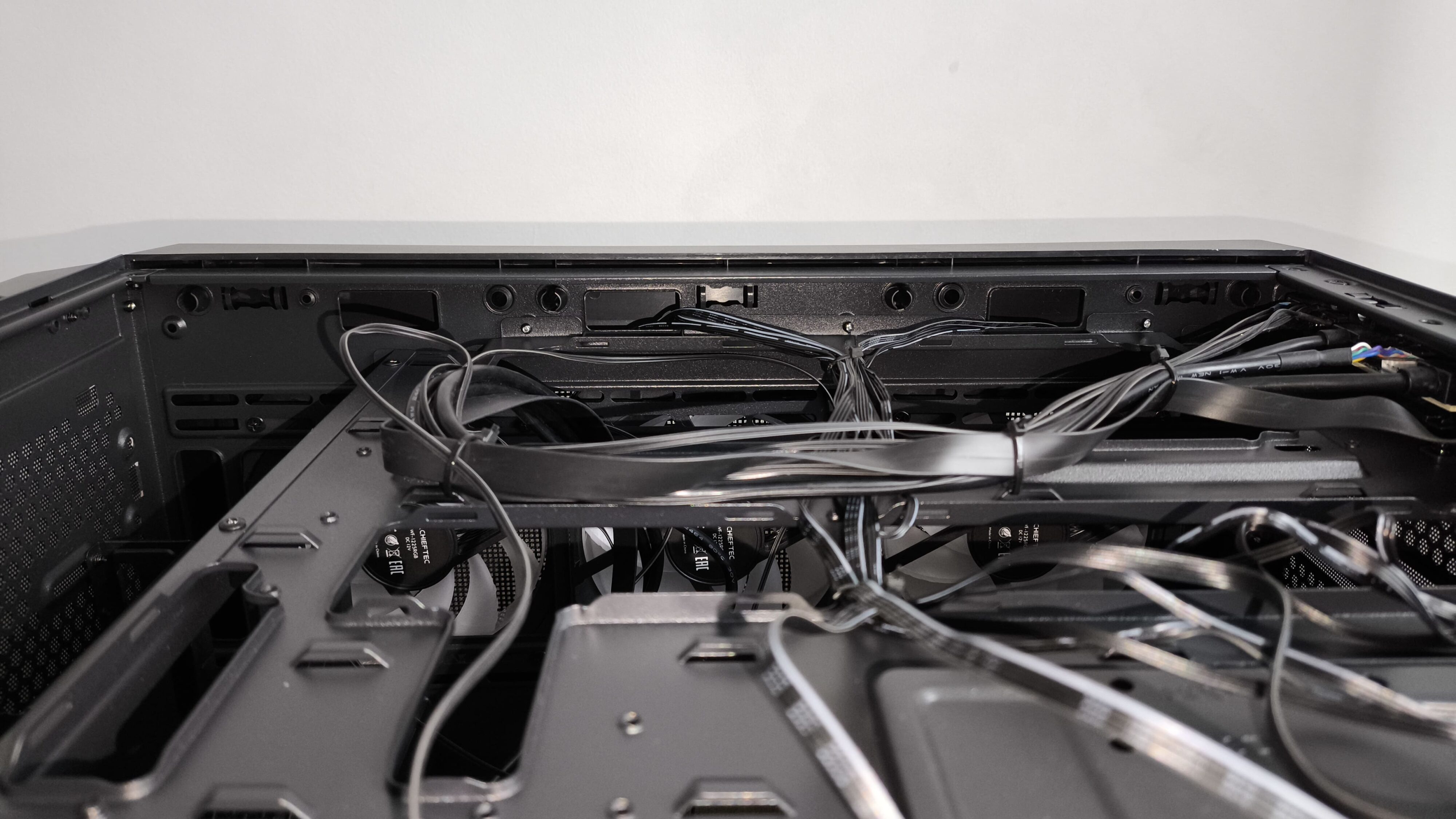 Chieftec Hunter 3 - test obudowy. Choć jest budżetowo to jest dobrze