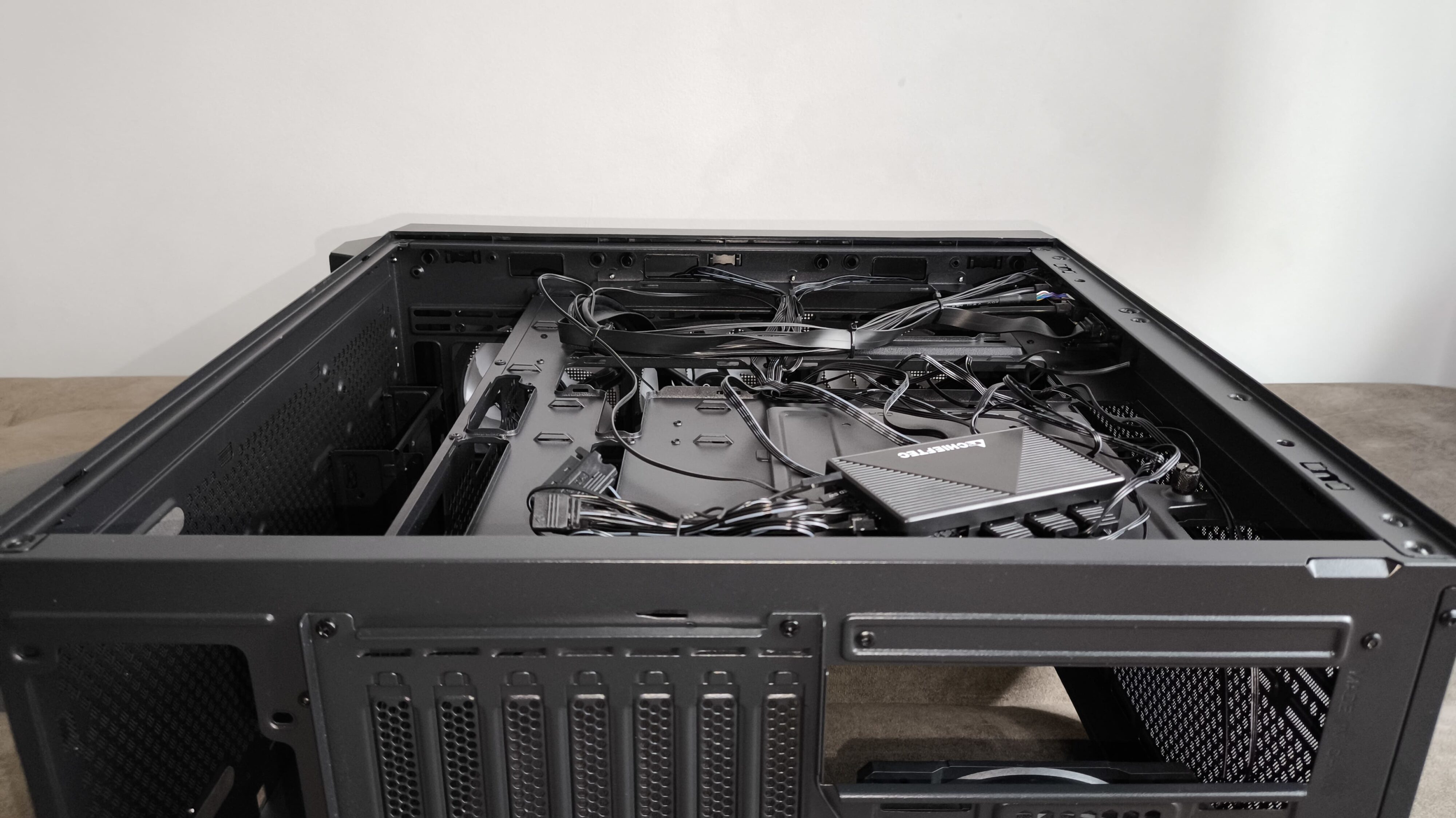 Chieftec Hunter 3 - test obudowy. Choć jest budżetowo to jest dobrze