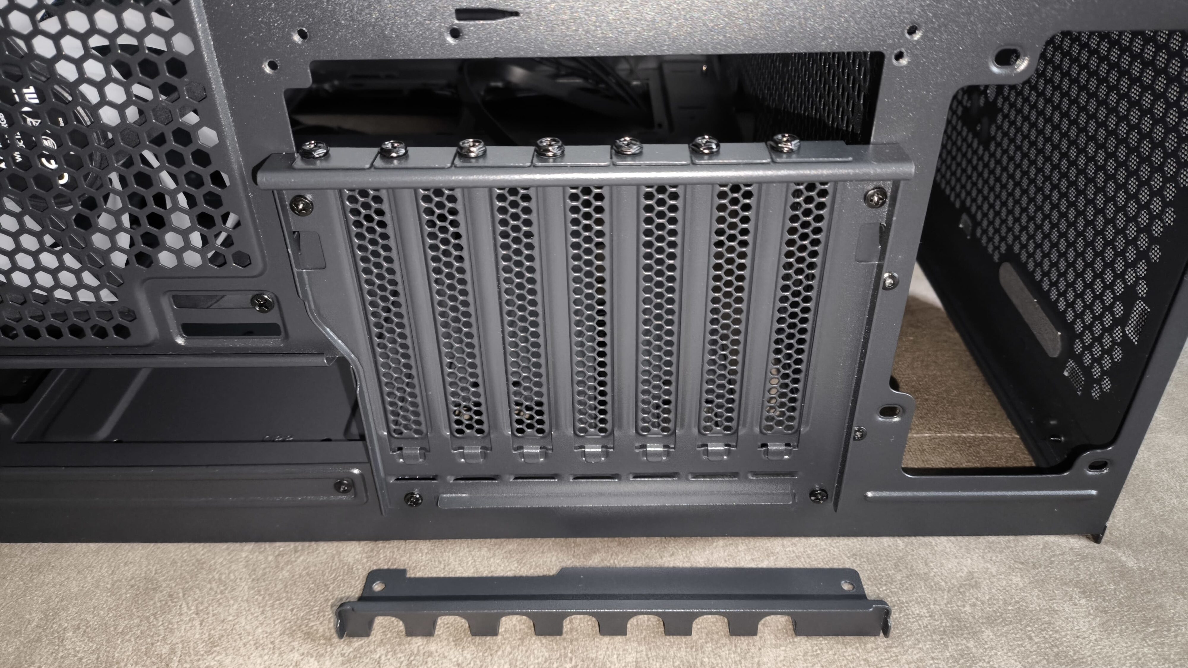 Chieftec Hunter 3 - test obudowy. Choć jest budżetowo to jest dobrze