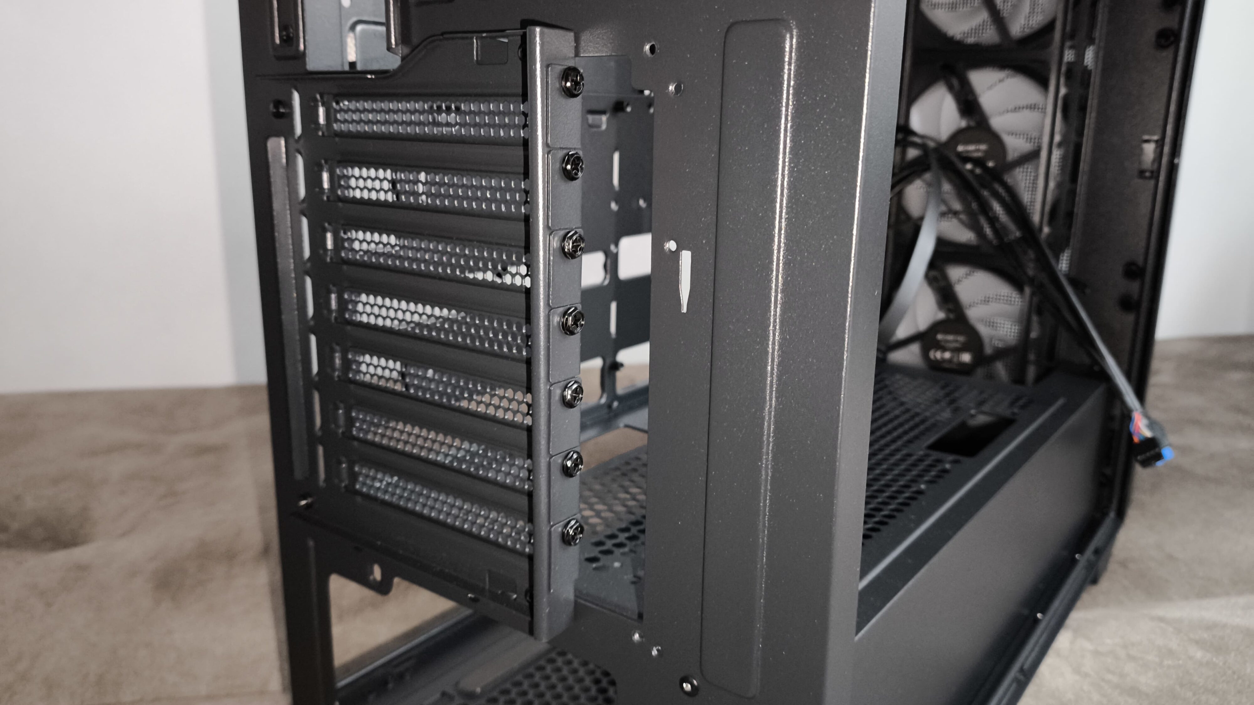 Chieftec Hunter 3 - test obudowy. Choć jest budżetowo to jest dobrze