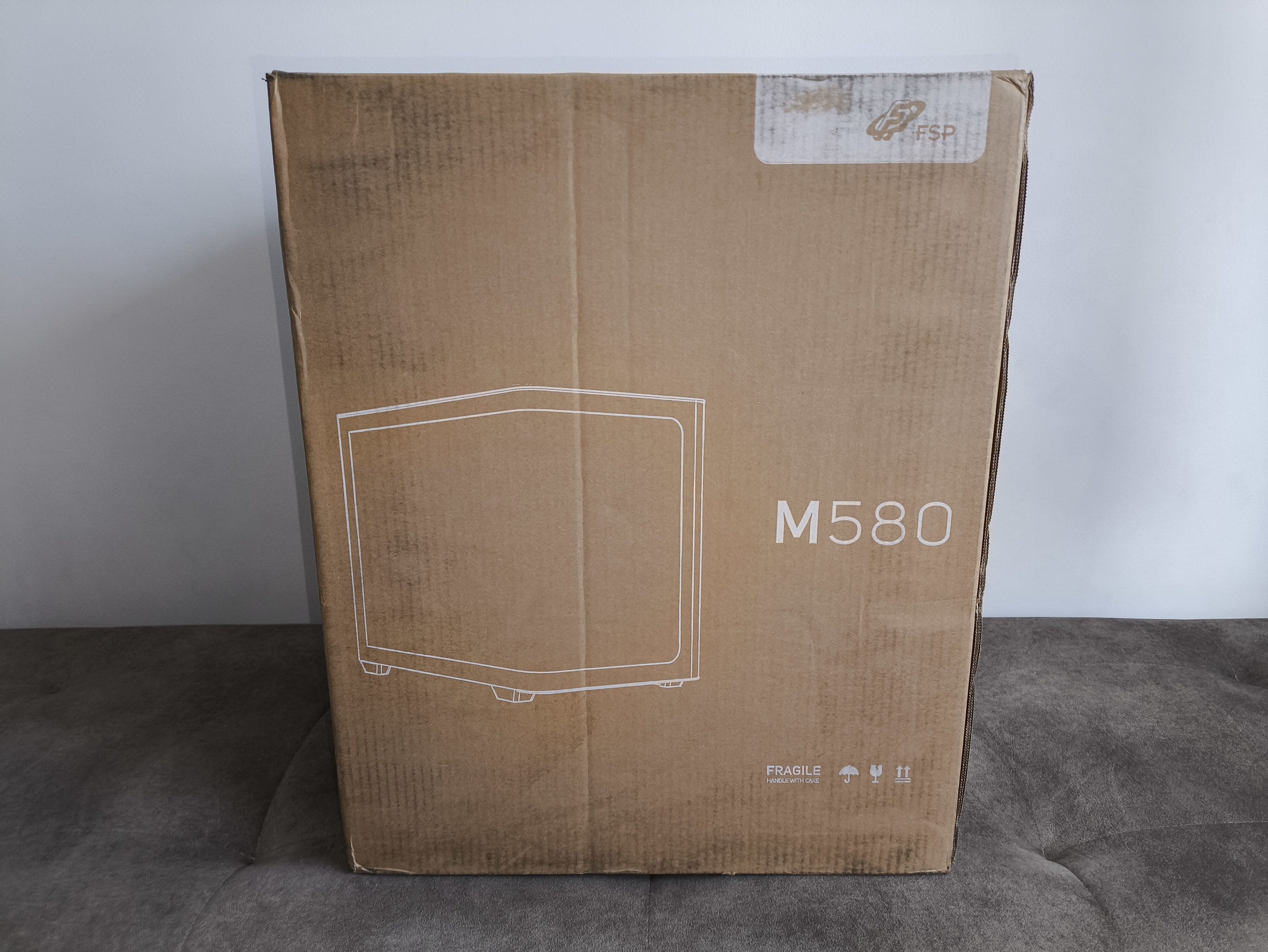 FSP M580 - test obudowy z zakrzywionym szkłem, które spodoba się każdemu!