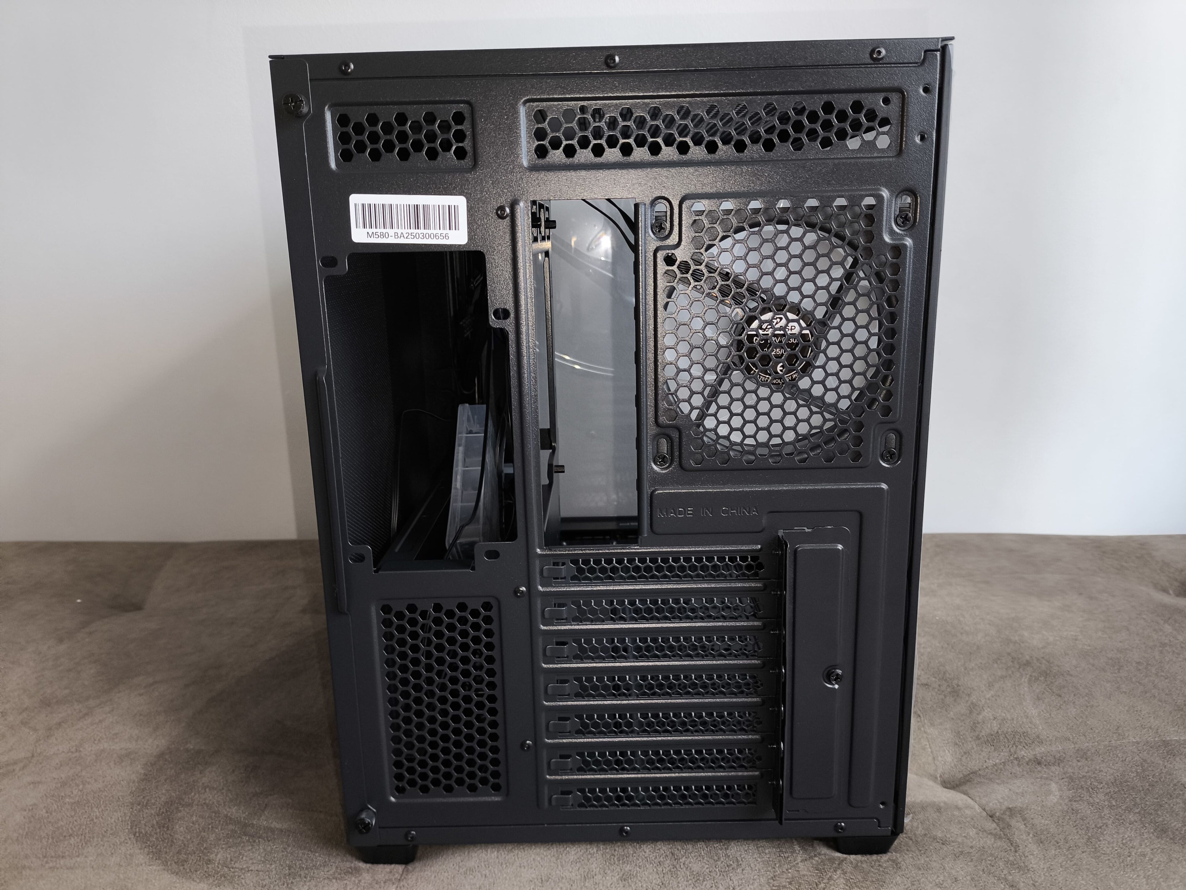 FSP M580 - test obudowy z zakrzywionym szkłem, które spodoba się każdemu!