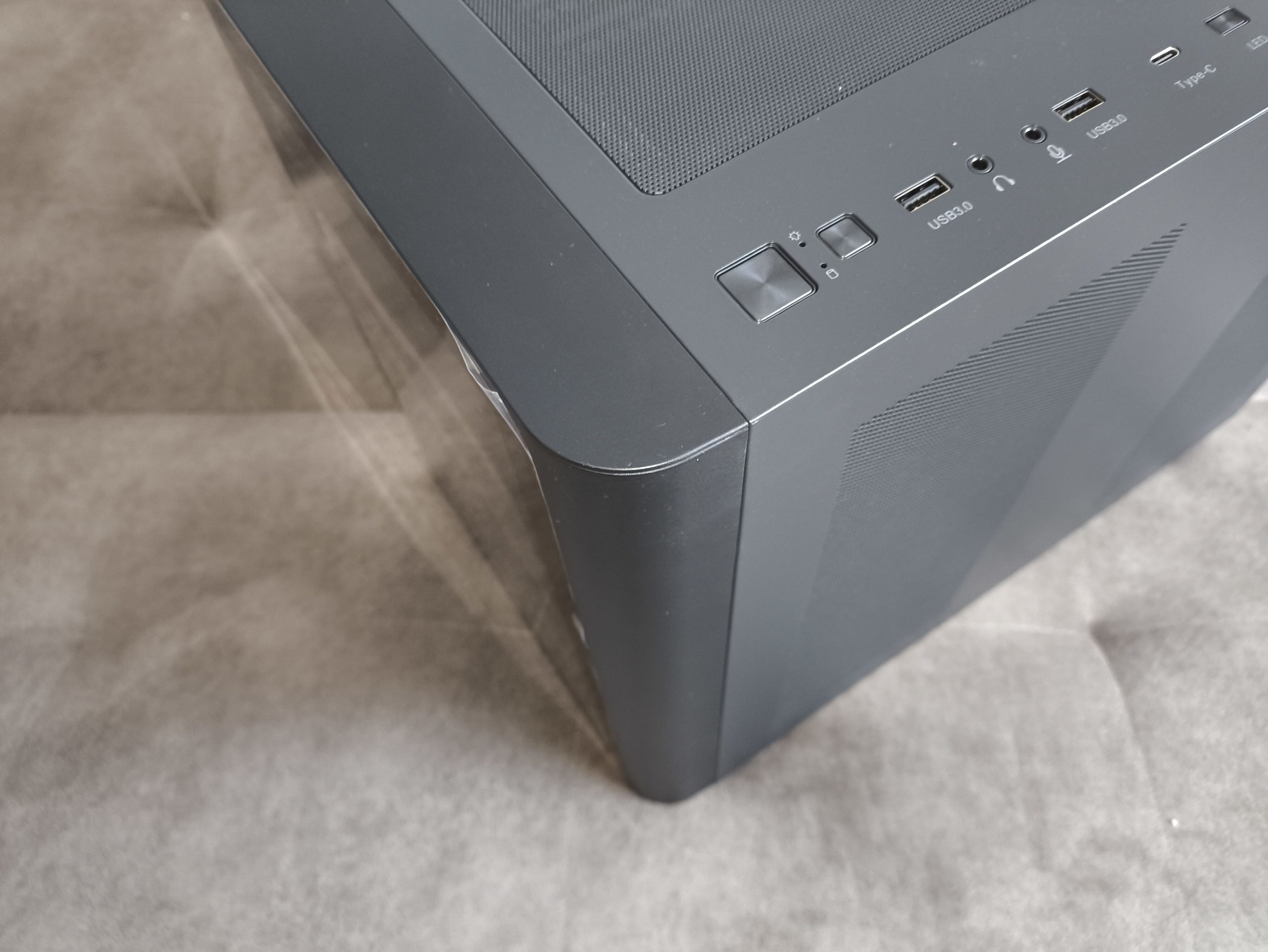 FSP M580 - test obudowy z zakrzywionym szkłem, które spodoba się każdemu!