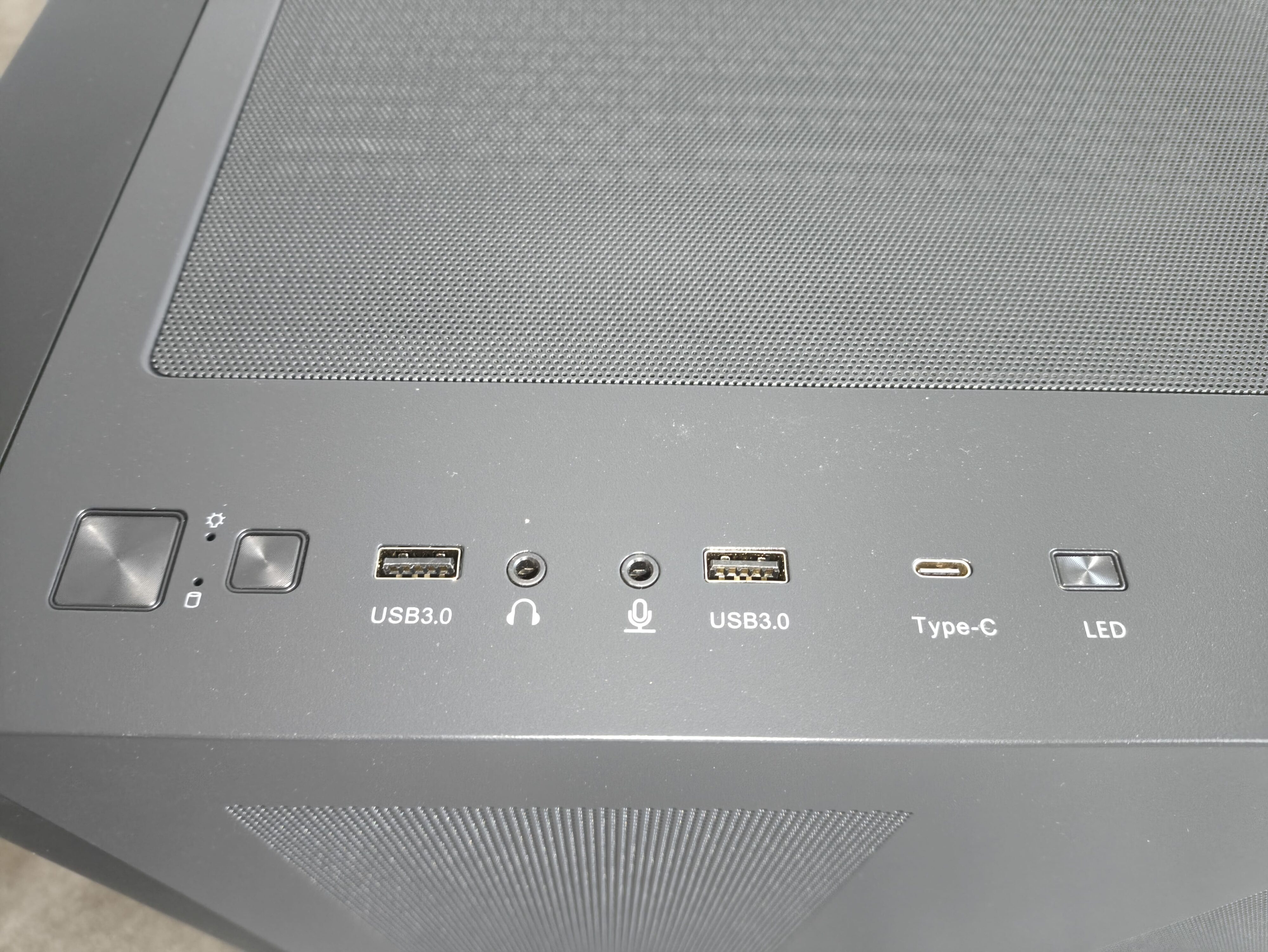 FSP M580 - test obudowy z zakrzywionym szkłem, które spodoba się każdemu!