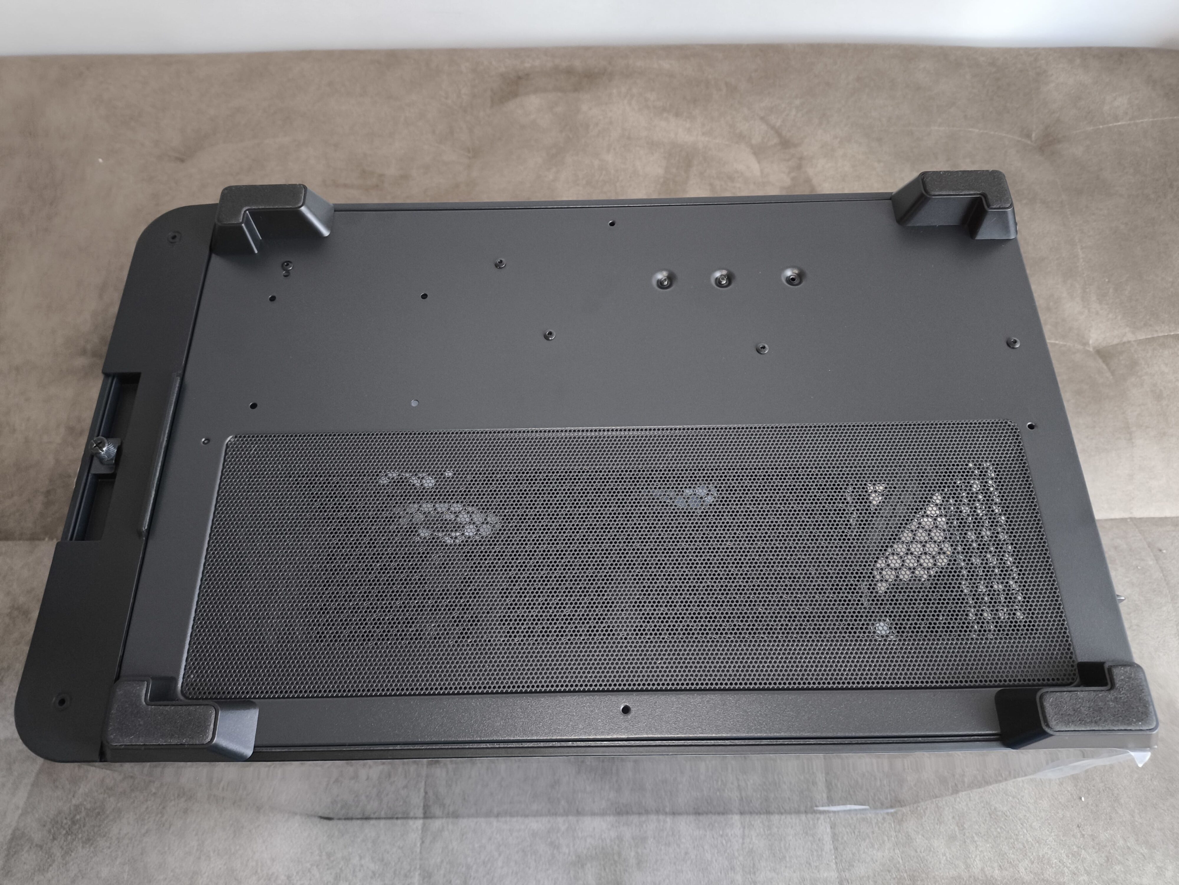 FSP M580 - test obudowy z zakrzywionym szkłem, które spodoba się każdemu!