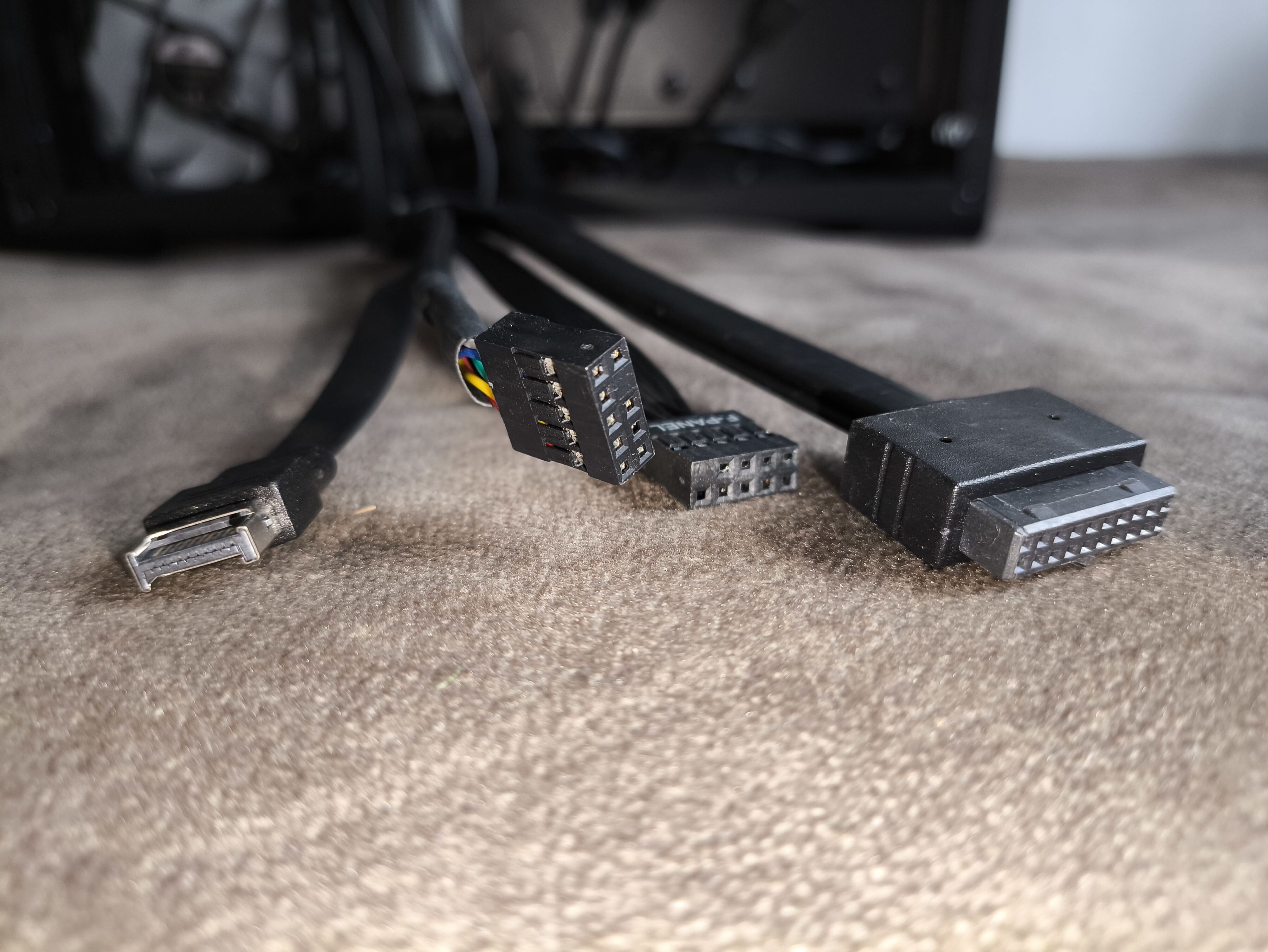 FSP M580 - test obudowy z zakrzywionym szkłem, które spodoba się każdemu!