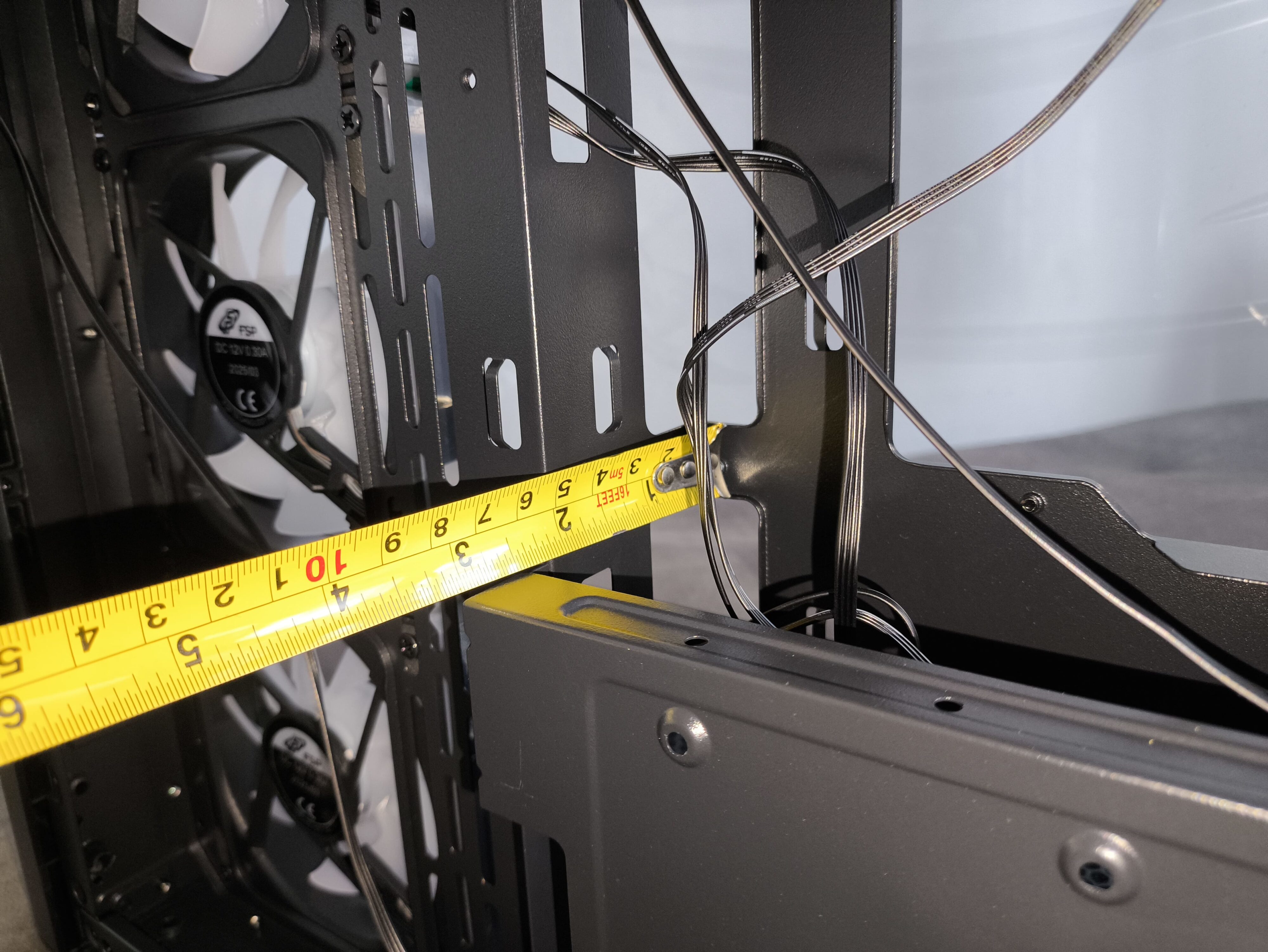 FSP M580 - test obudowy z zakrzywionym szkłem, które spodoba się każdemu!