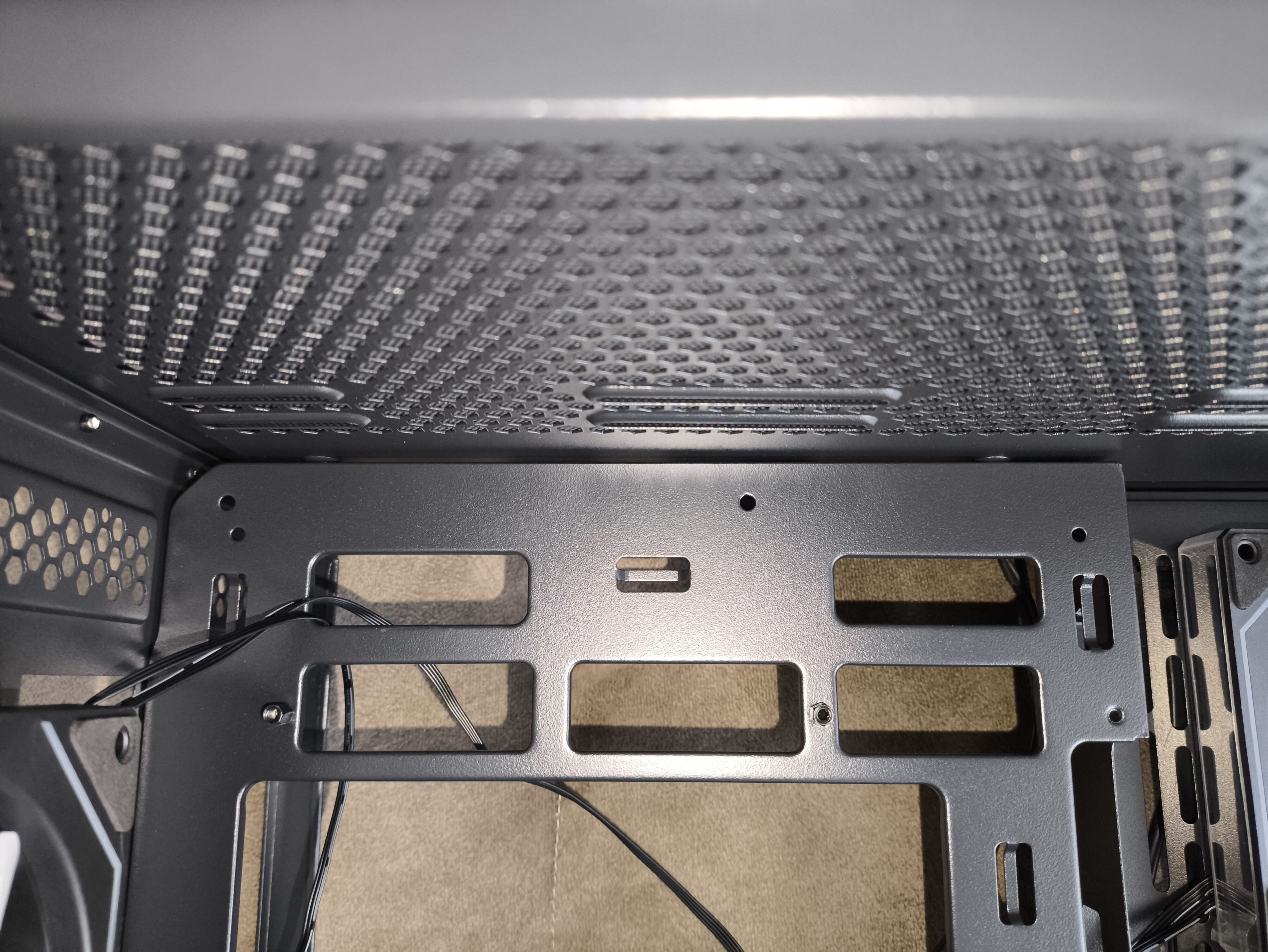 FSP M580 - test obudowy z zakrzywionym szkłem, które spodoba się każdemu!