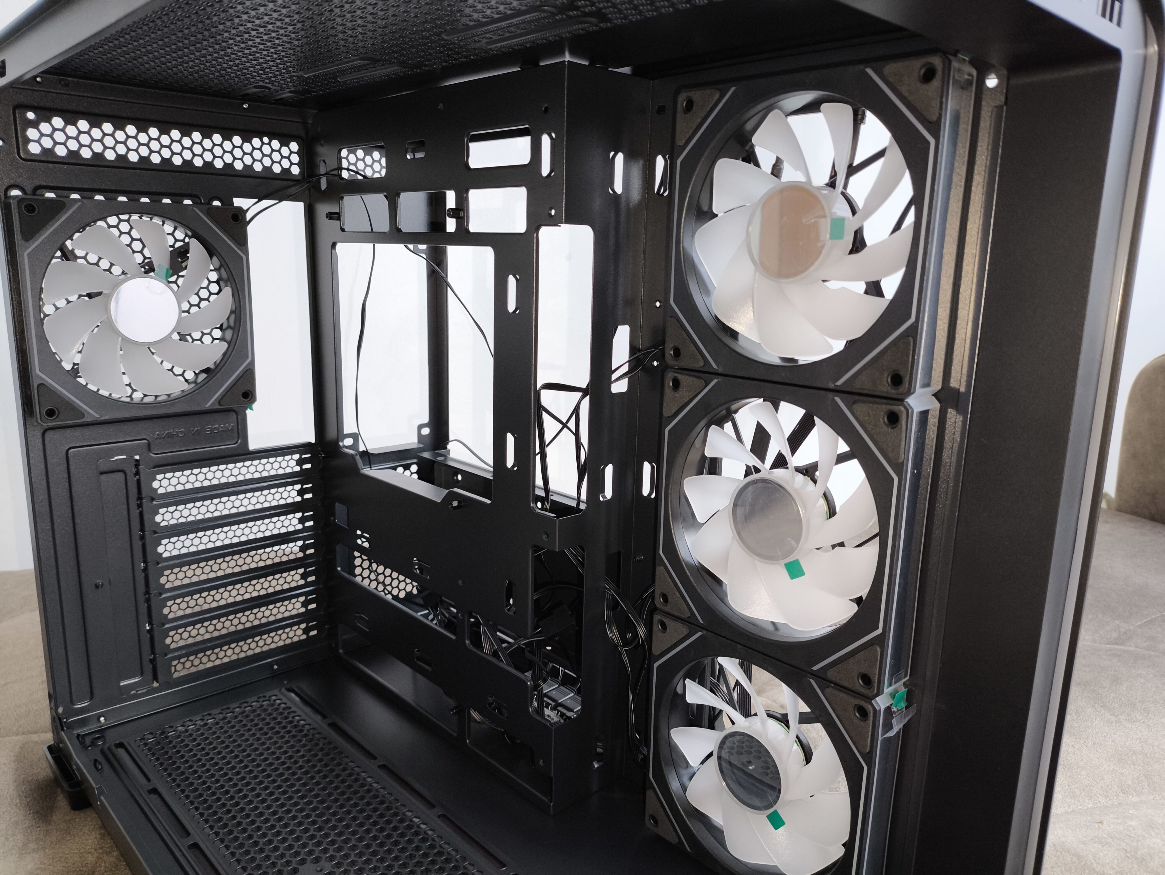 FSP M580 - test obudowy z zakrzywionym szkłem, które spodoba się każdemu!