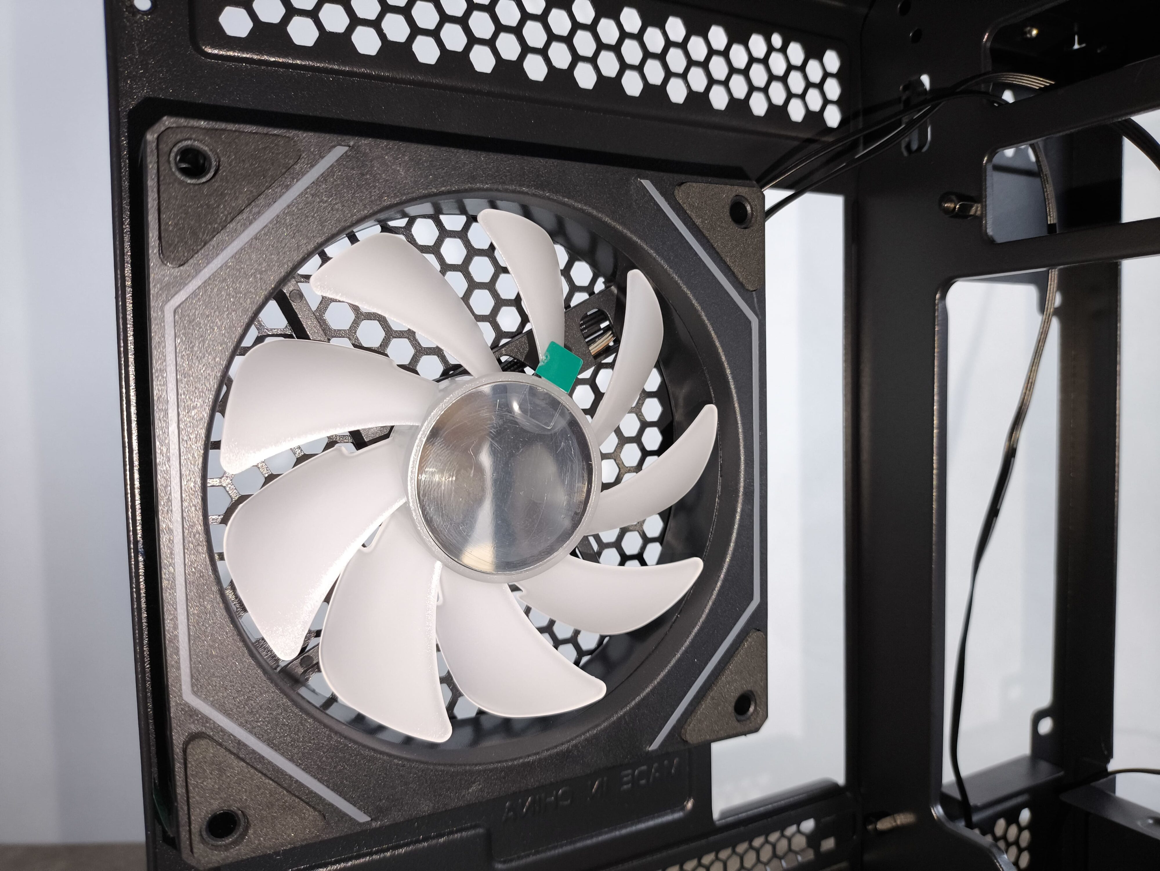 FSP M580 - test obudowy z zakrzywionym szkłem, które spodoba się każdemu!