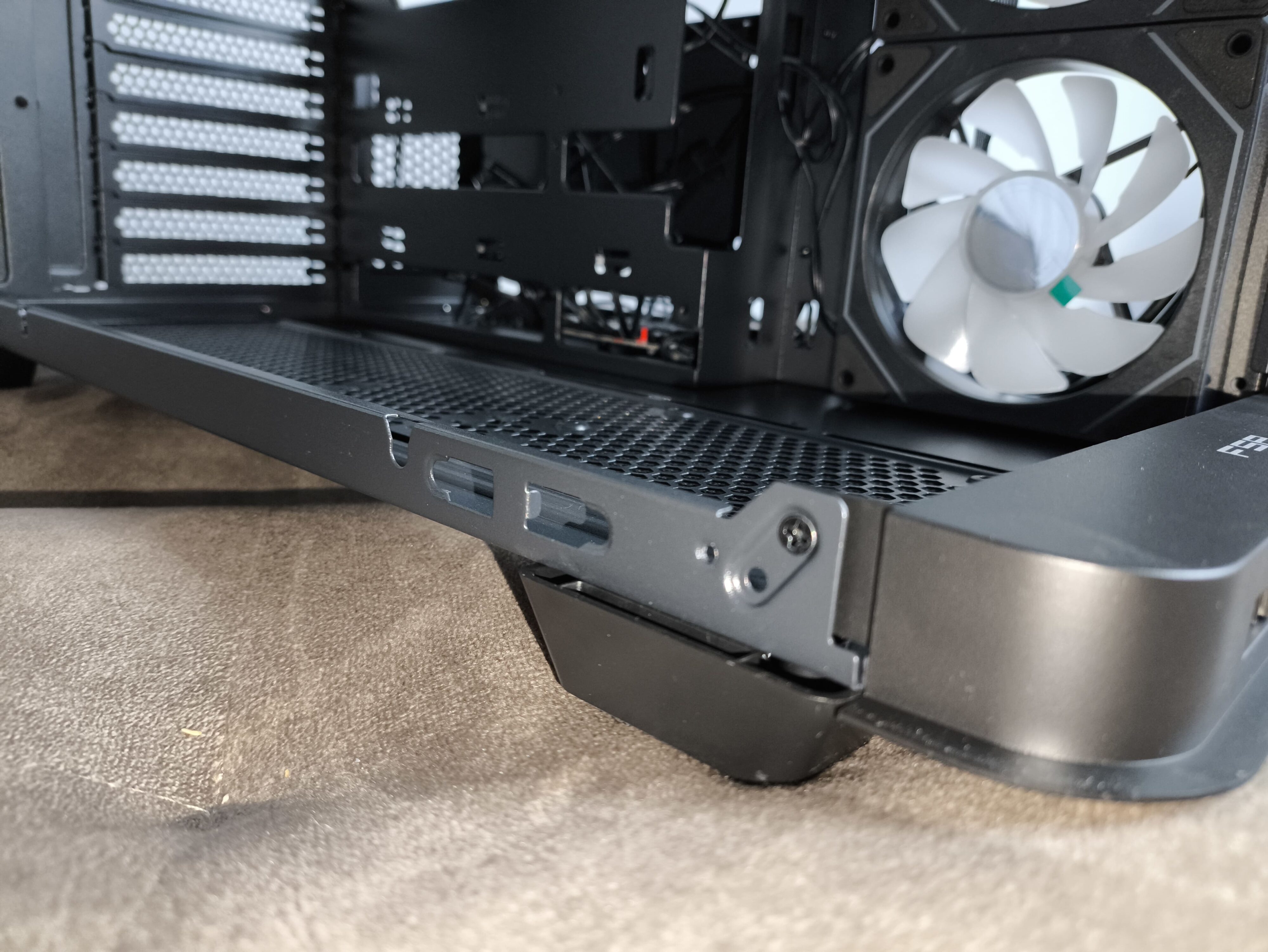 FSP M580 - test obudowy z zakrzywionym szkłem, które spodoba się każdemu!