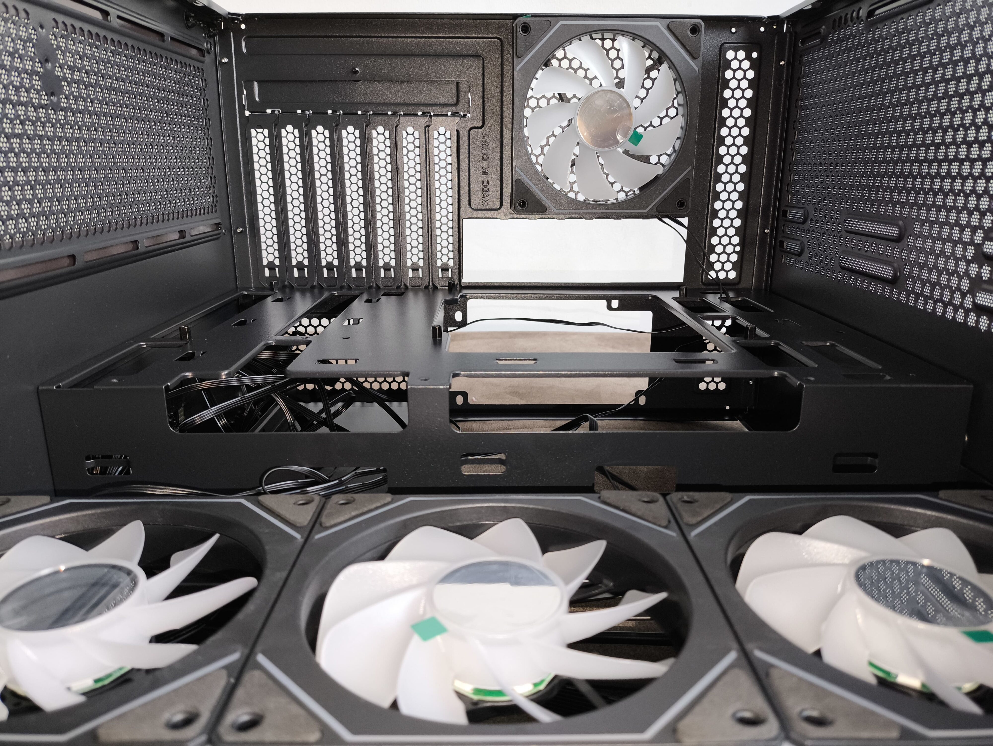 FSP M580 - test obudowy z zakrzywionym szkłem, które spodoba się każdemu!