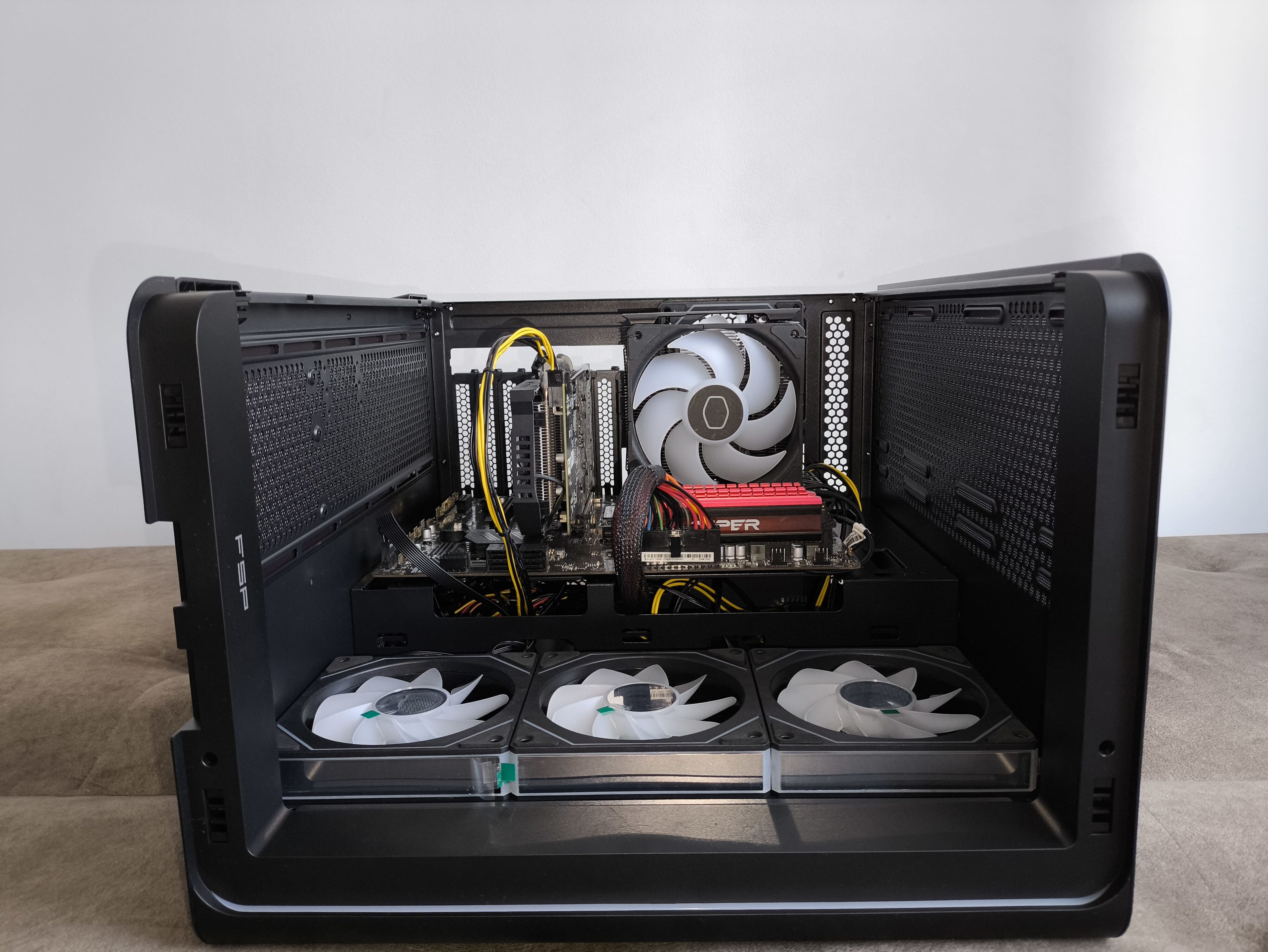 FSP M580 - test obudowy z zakrzywionym szkłem, które spodoba się każdemu!