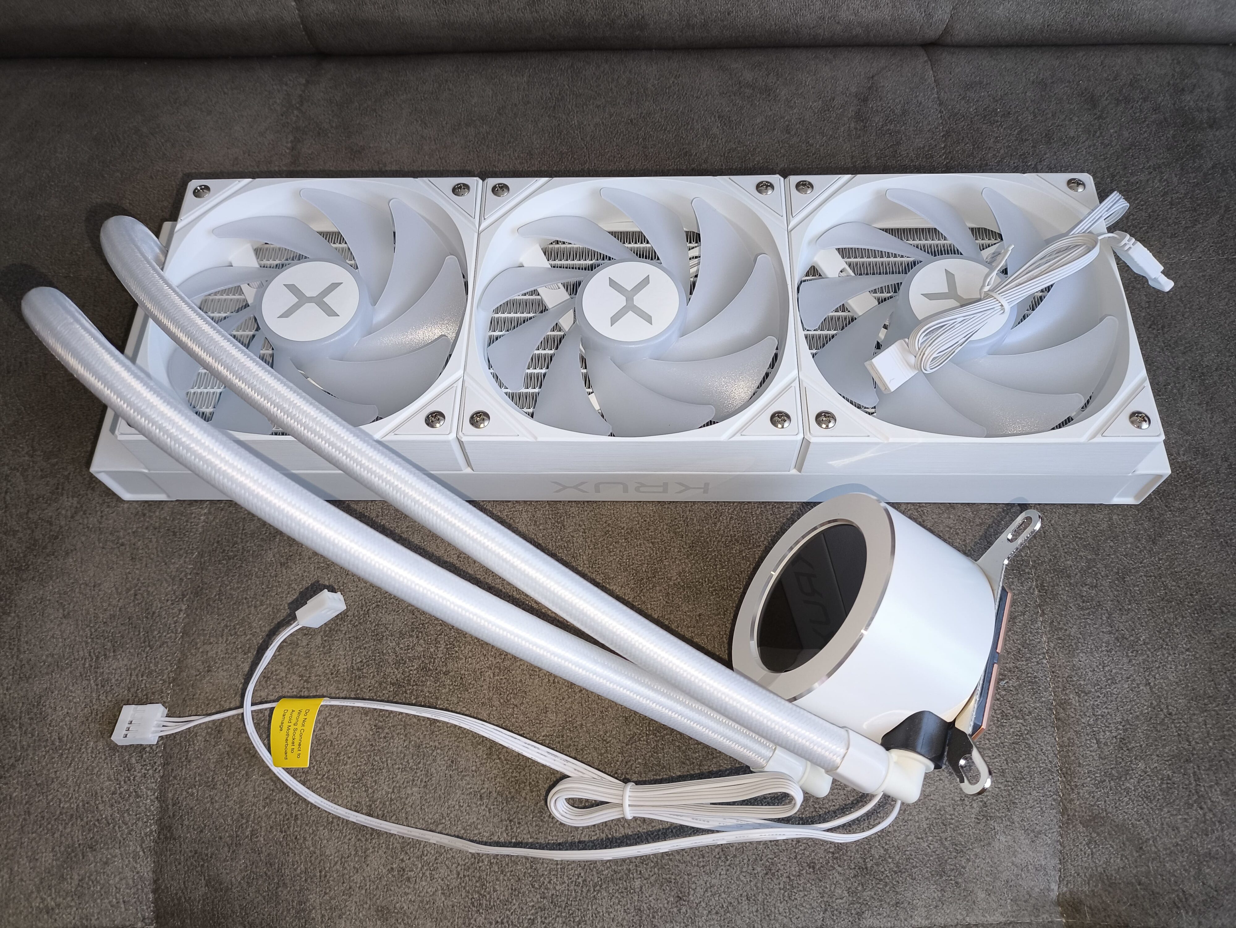 Krux HydroX 240 / Krux HydroGlance 360 White LCD - premierowy test chłodzeń AIO. Czy oba są warte uwagi?