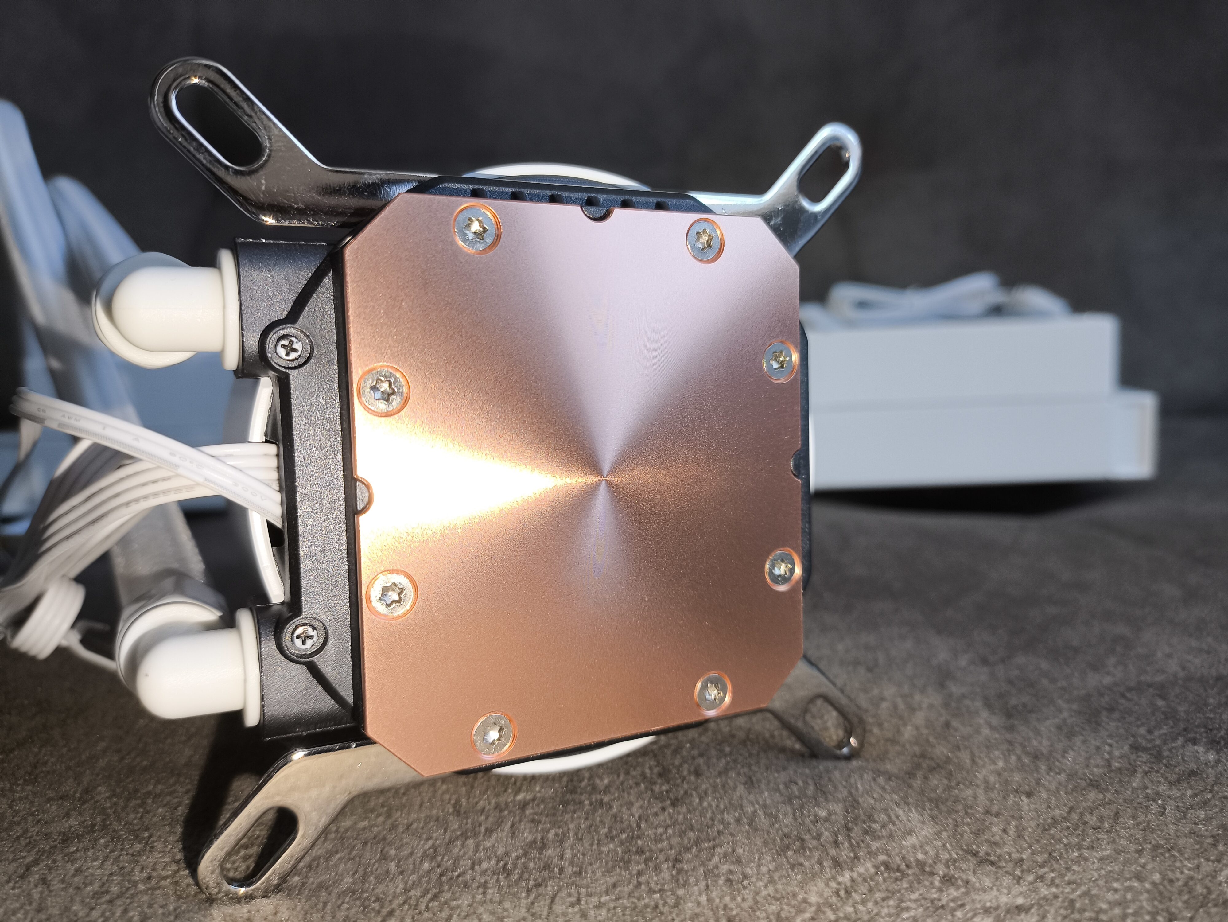 Krux HydroX 240 / Krux HydroGlance 360 White LCD - premierowy test chłodzeń AIO. Czy oba są warte uwagi?