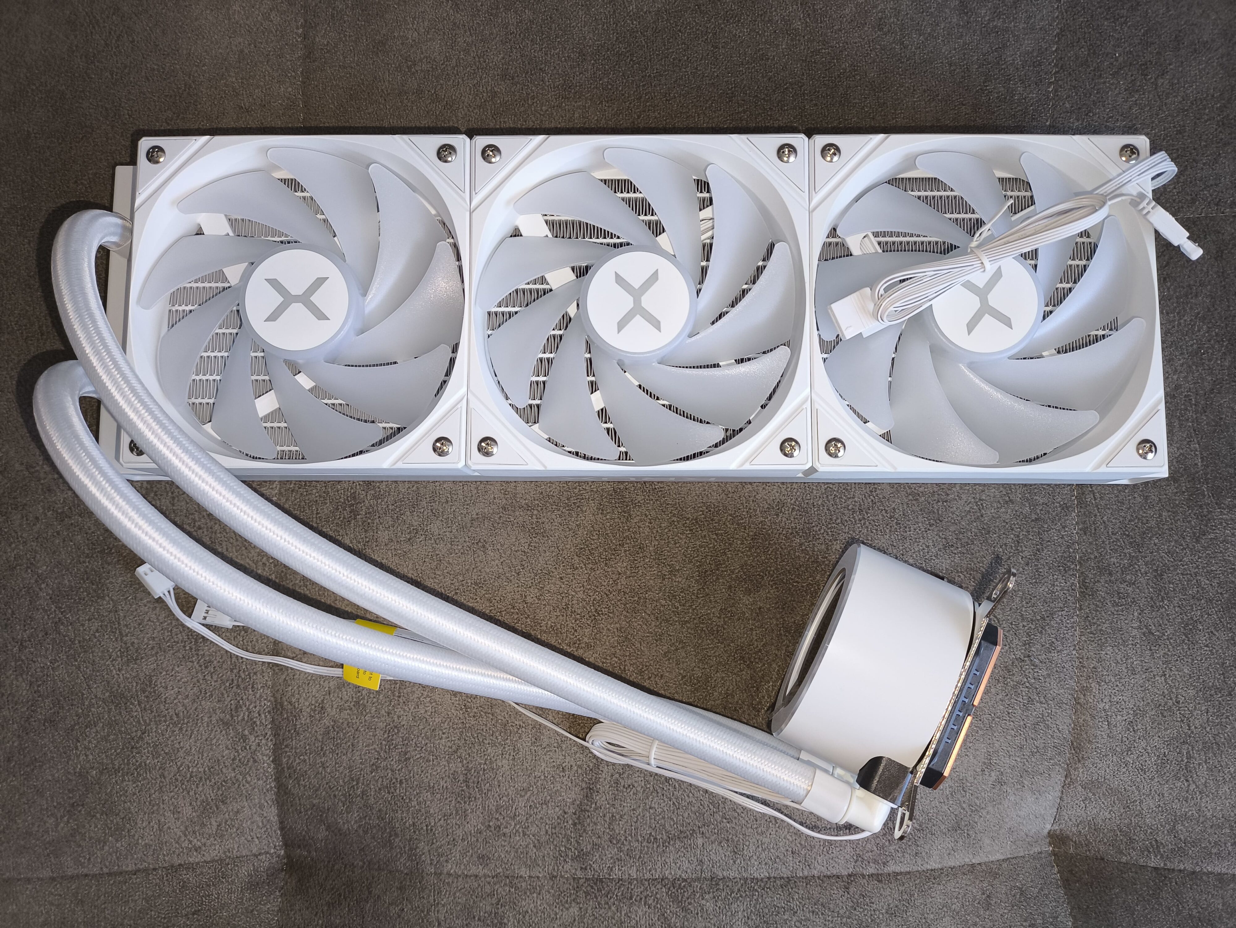 Krux HydroX 240 / Krux HydroGlance 360 White LCD - premierowy test chłodzeń AIO. Czy oba są warte uwagi?