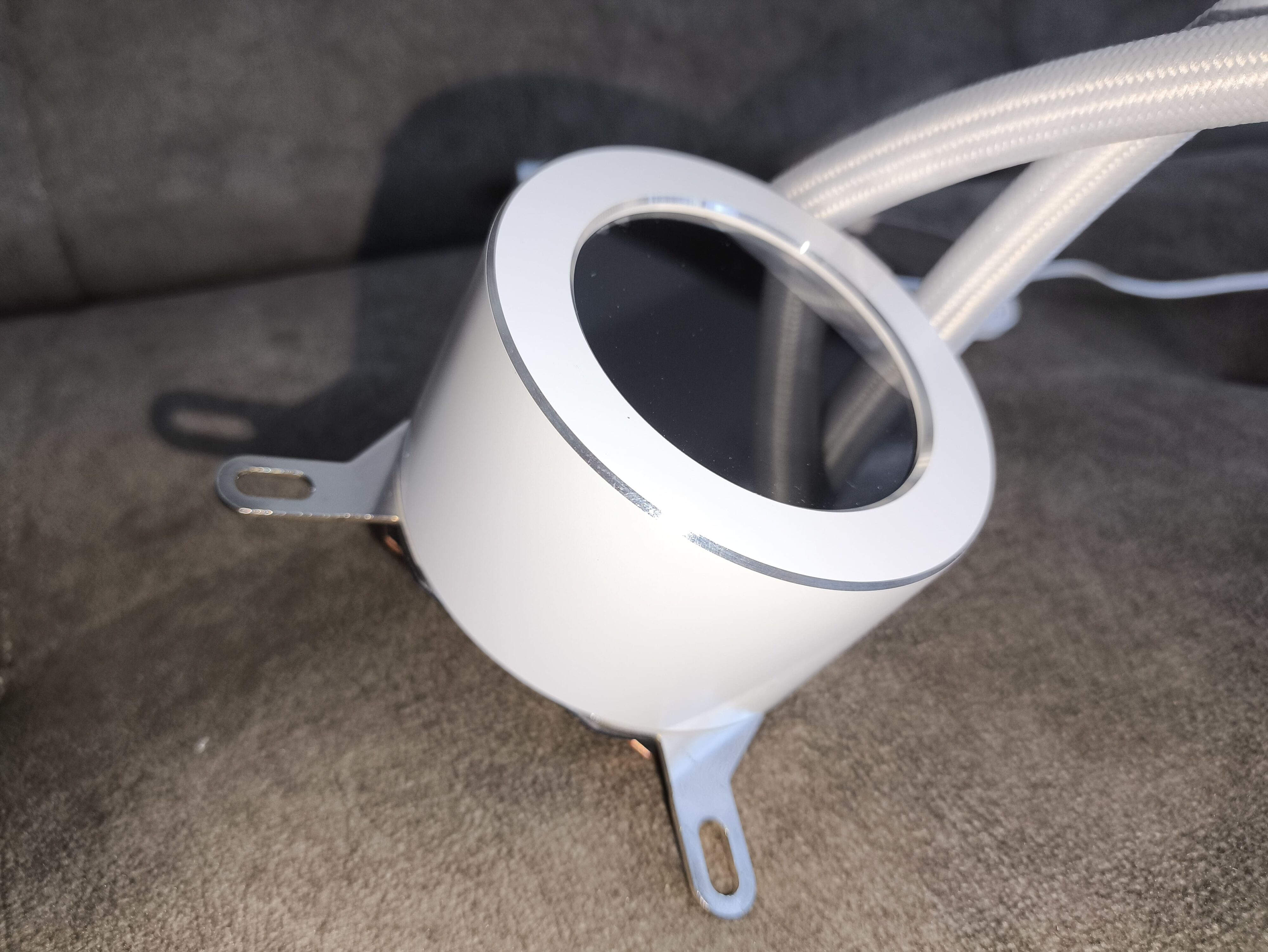 Krux HydroX 240 / Krux HydroGlance 360 White LCD - premierowy test chłodzeń AIO. Czy oba są warte uwagi?