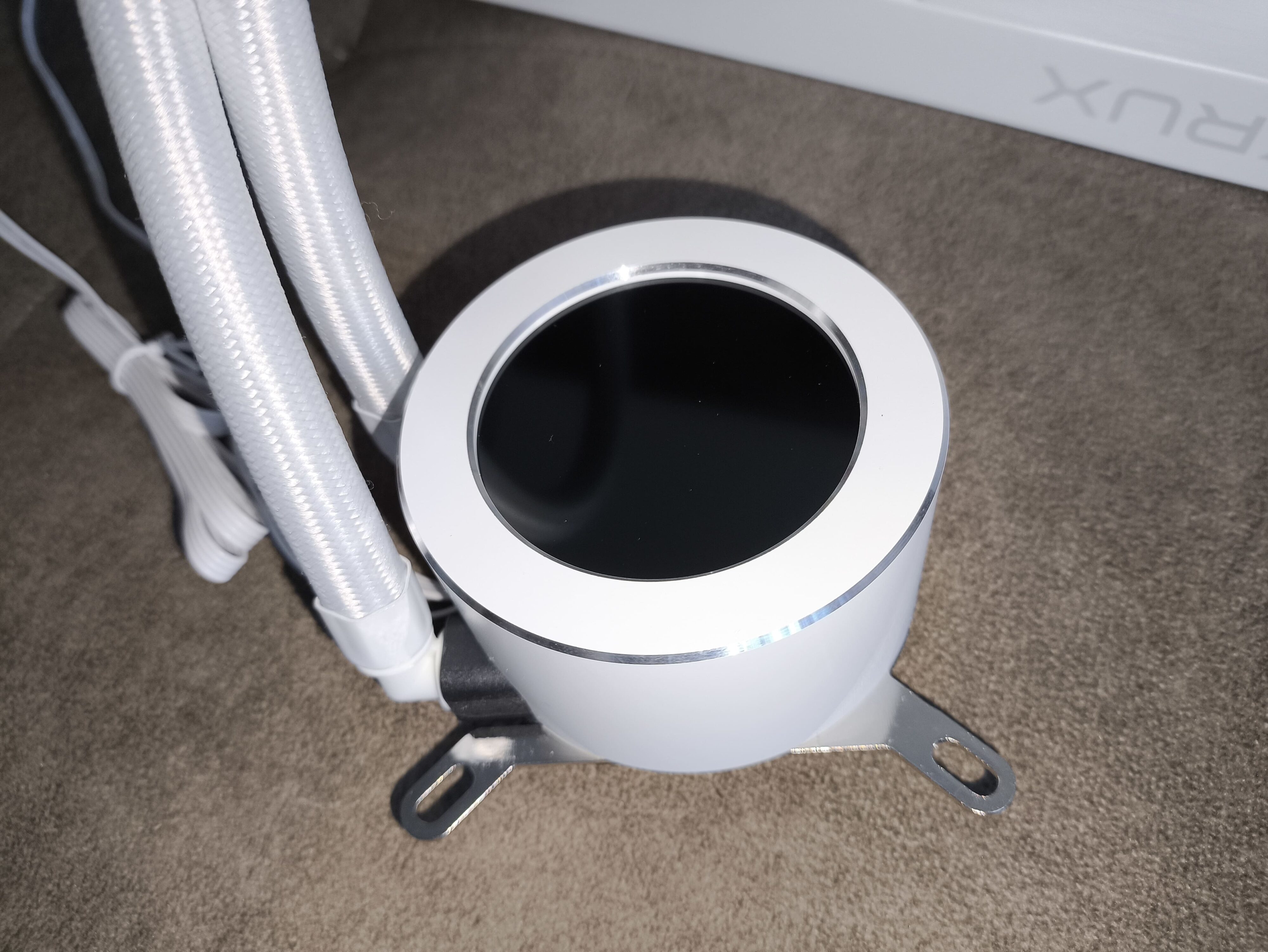 Krux HydroX 240 / Krux HydroGlance 360 White LCD - premierowy test chłodzeń AIO. Czy oba są warte uwagi?