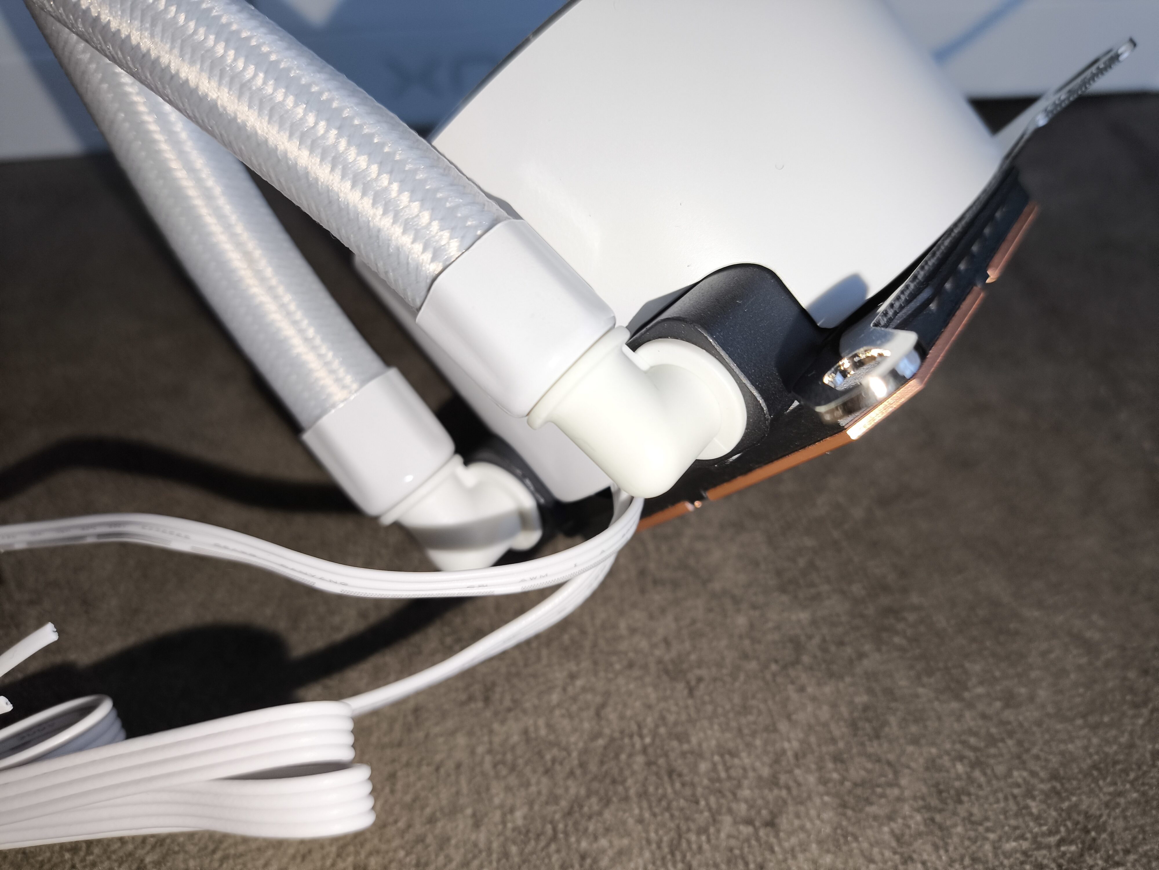 Krux HydroX 240 / Krux HydroGlance 360 White LCD - premierowy test chłodzeń AIO. Czy oba są warte uwagi?